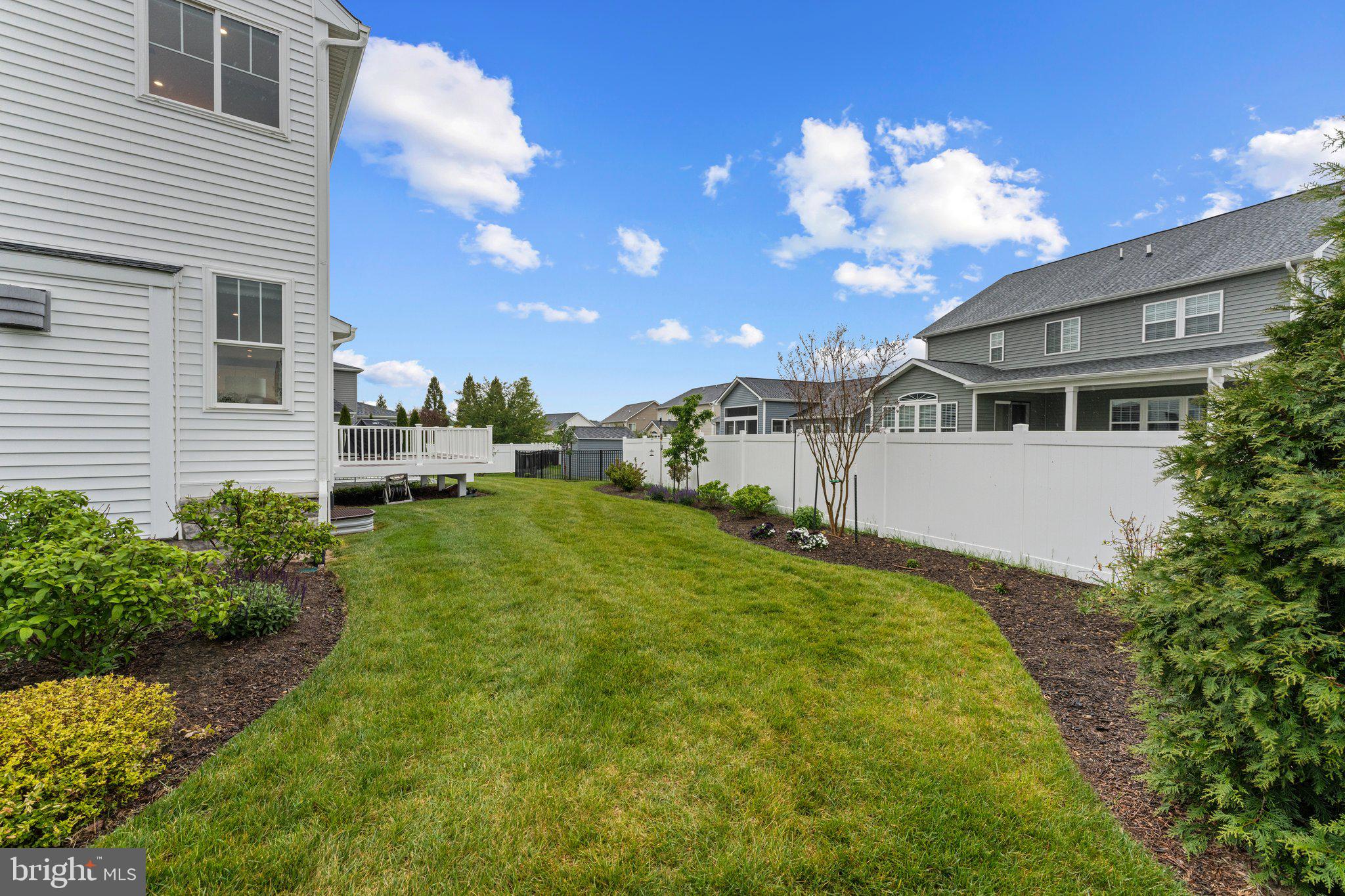 ABRAMS POINTE - Residential