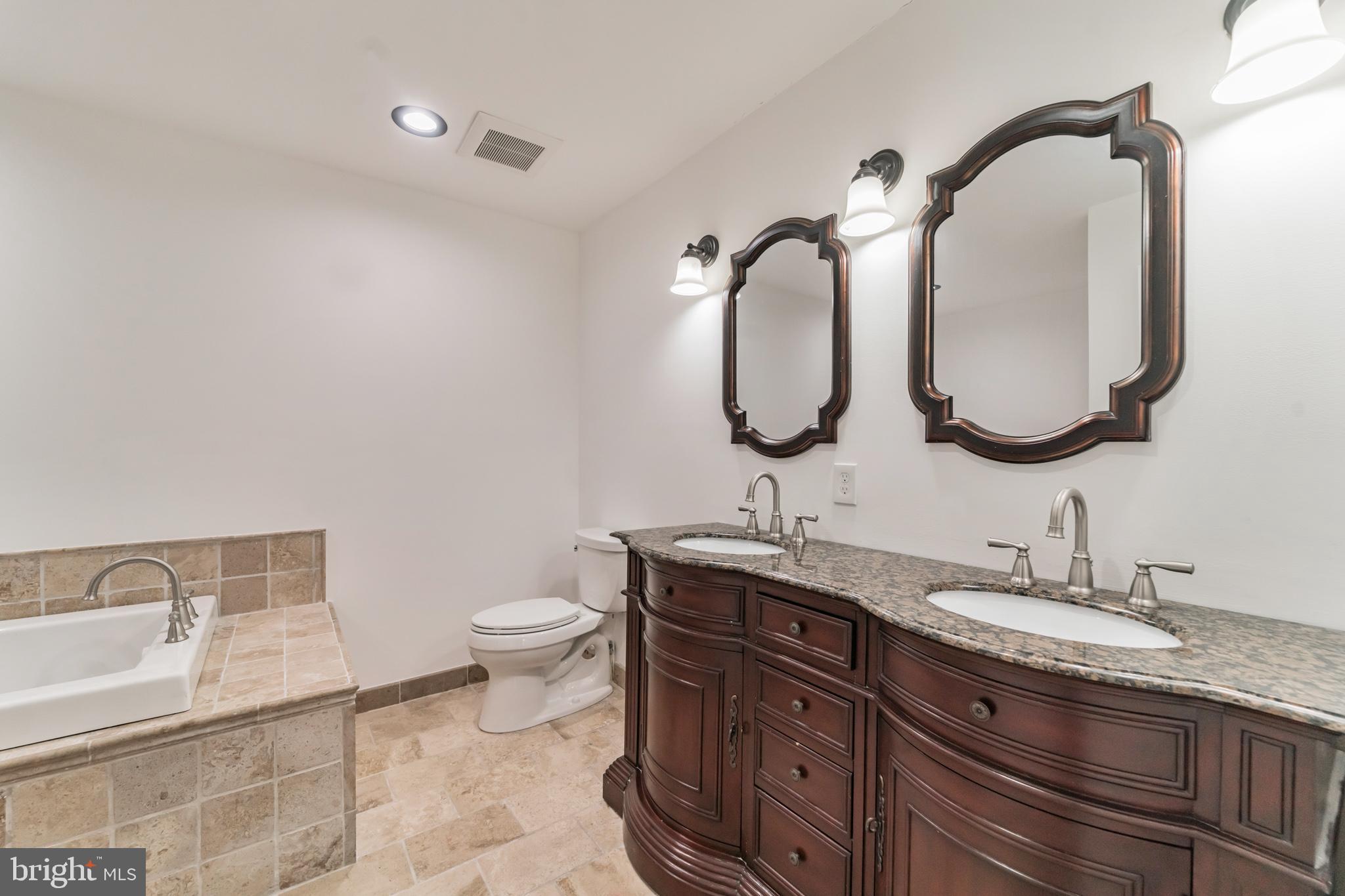 CAPE ST CLAIRE - Residential