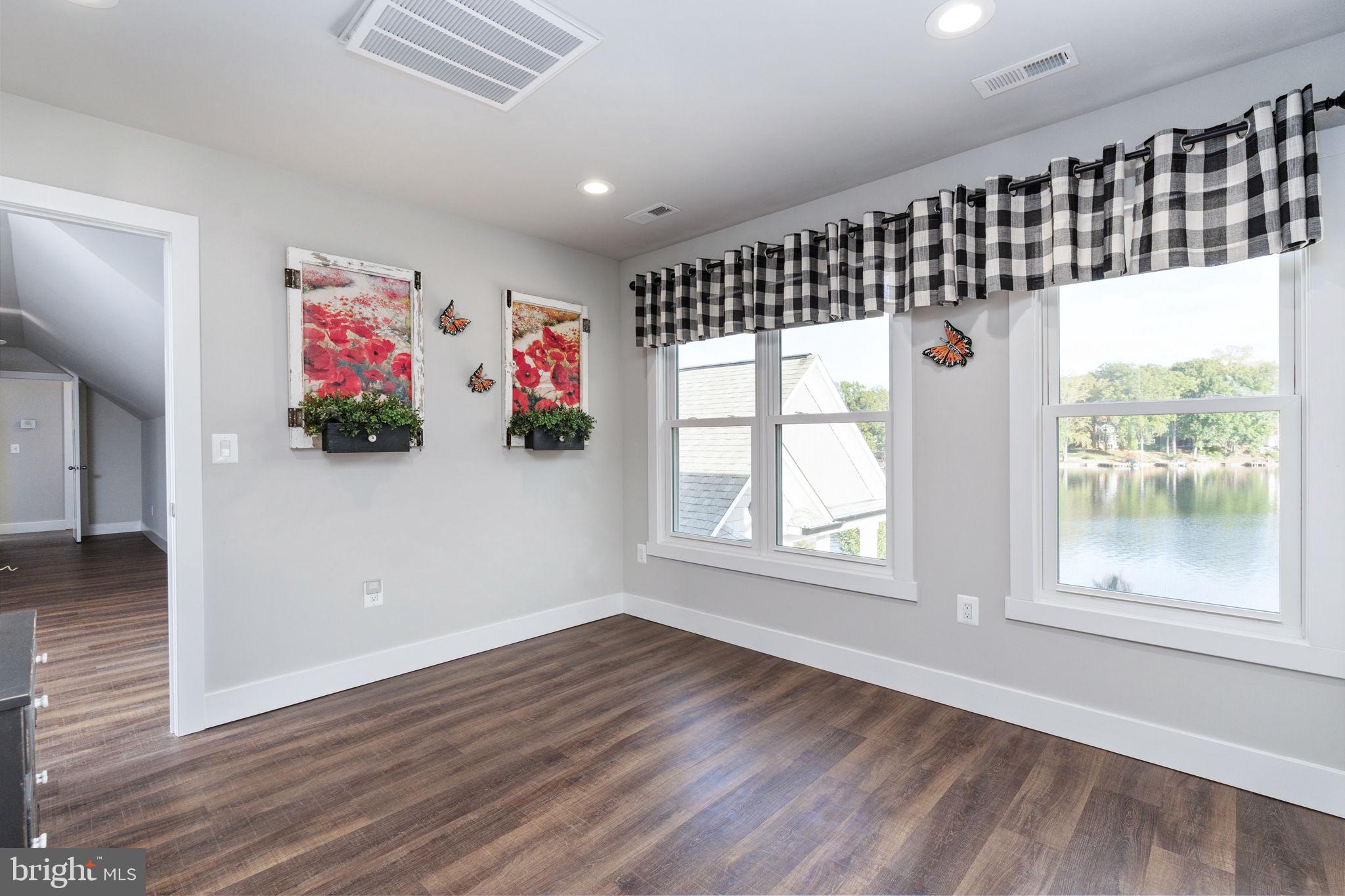 LAKE OF THE WOODS - Residential