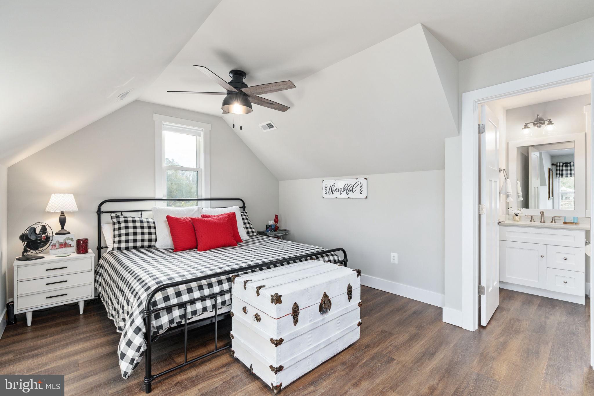 LAKE OF THE WOODS - Residential