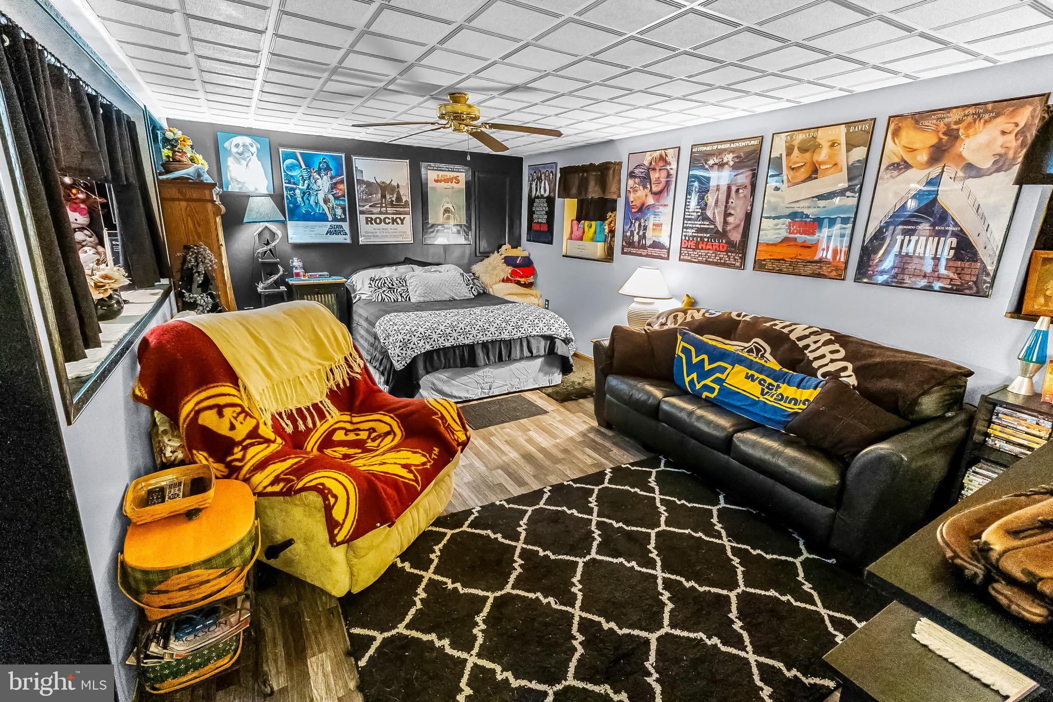 DOUGLAS OAKS - Residential