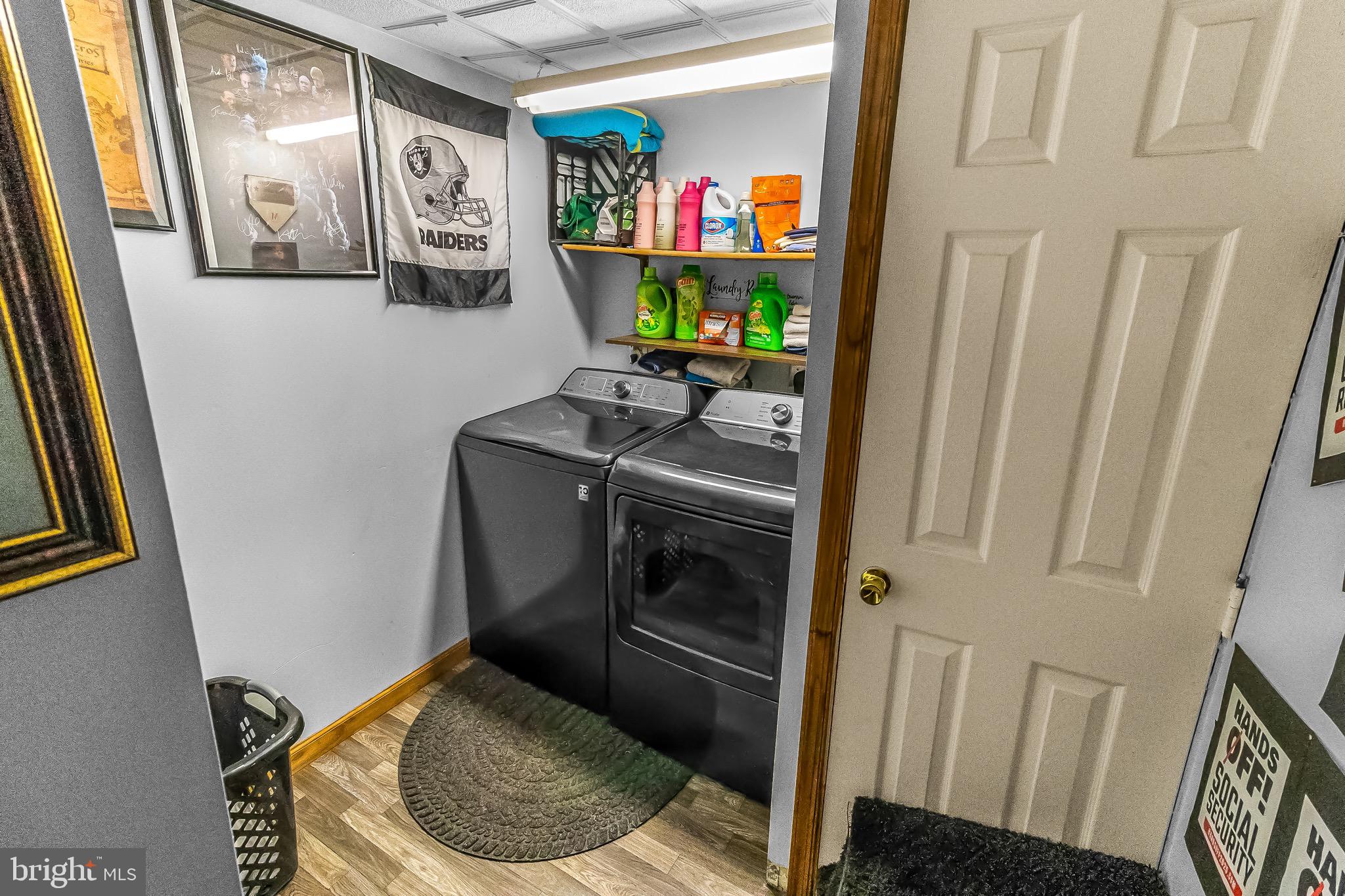 DOUGLAS OAKS - Residential