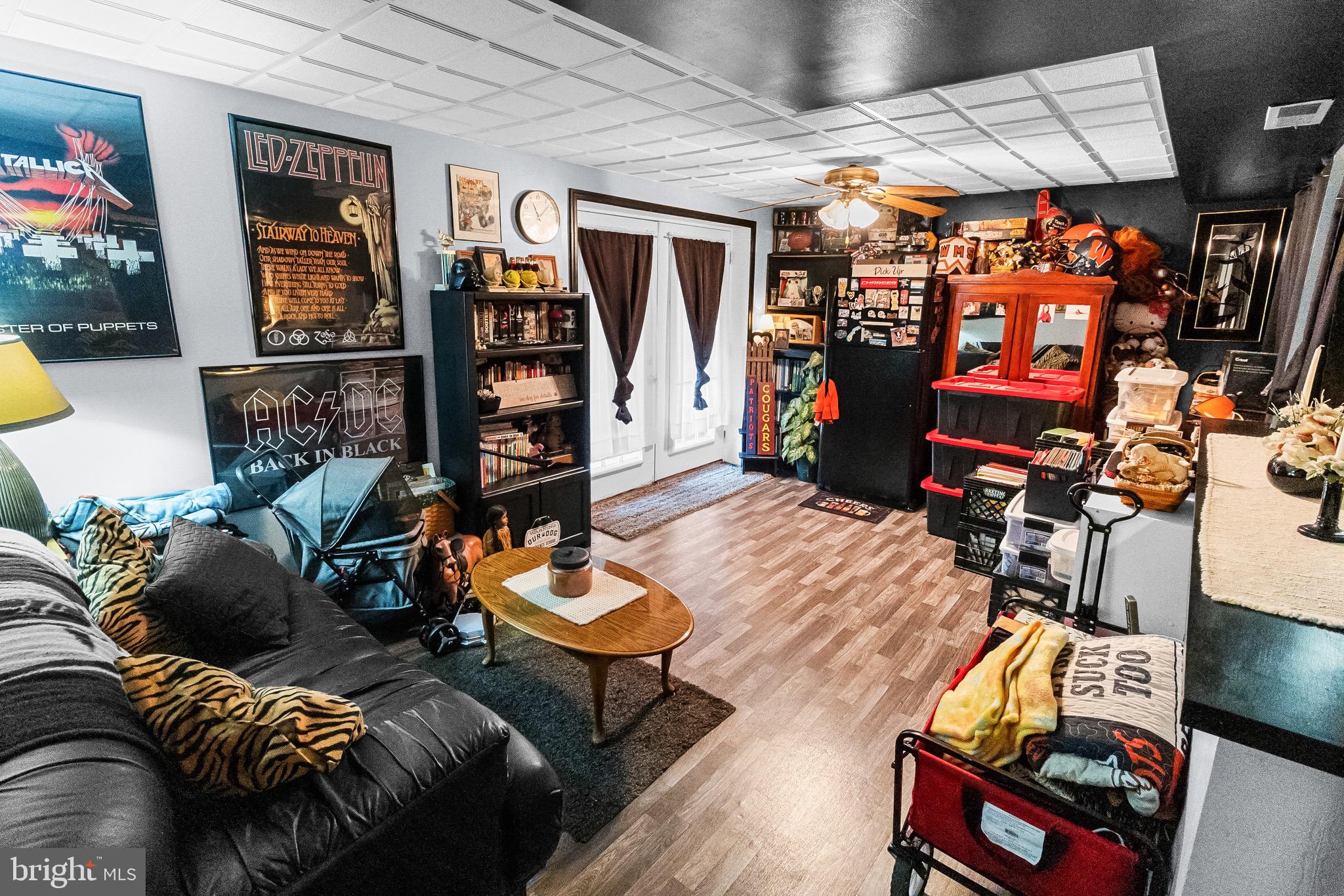 DOUGLAS OAKS - Residential