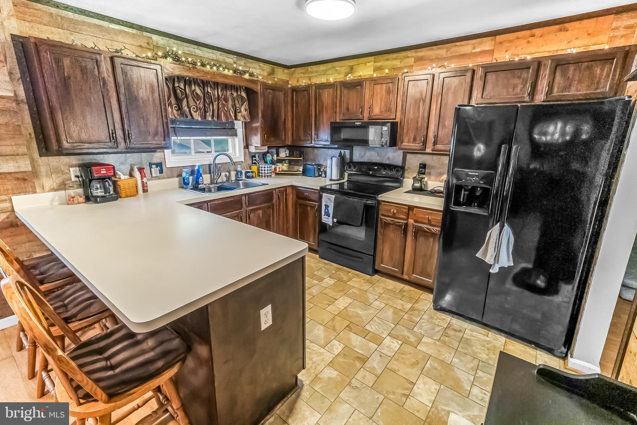 DOUGLAS OAKS - Residential