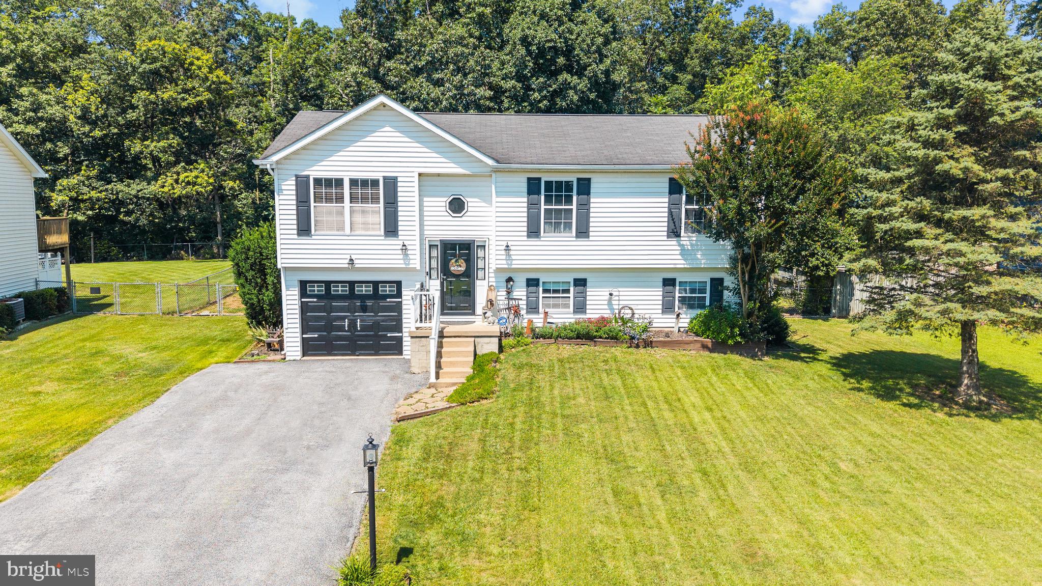 DOUGLAS OAKS - Residential