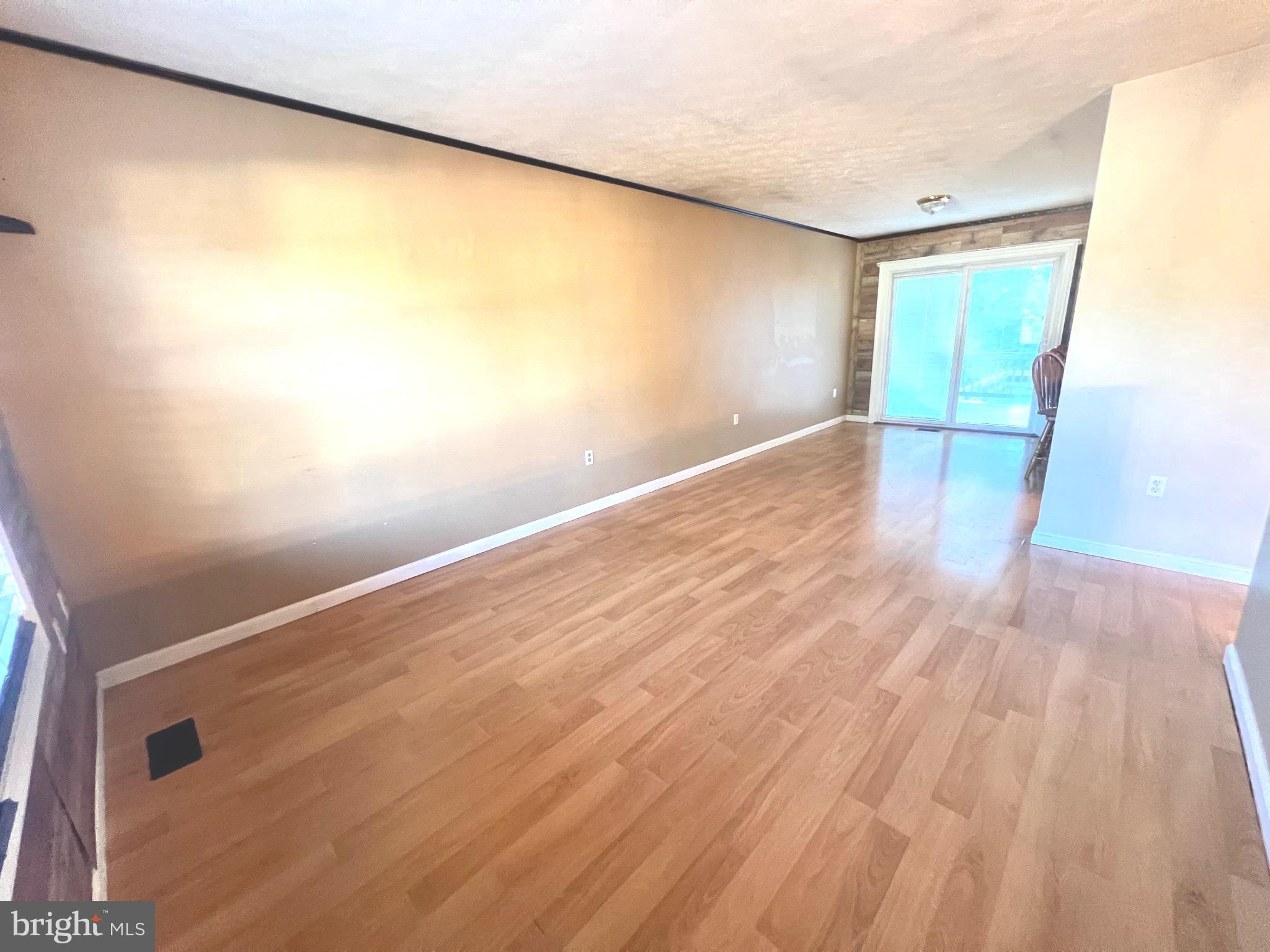 DOUGLAS OAKS - Residential