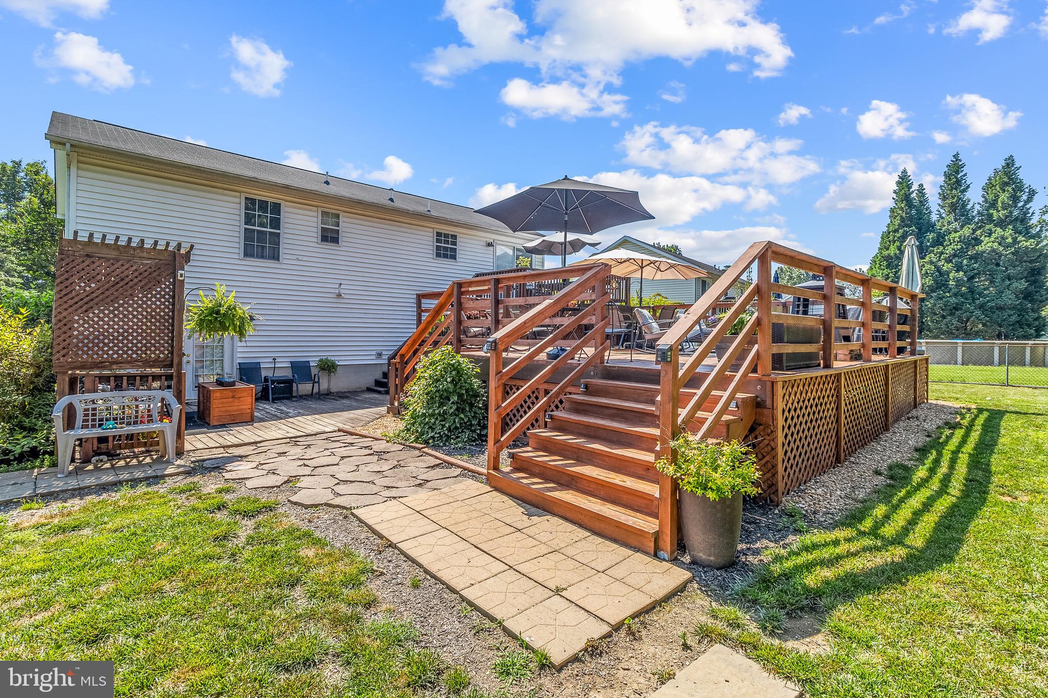 DOUGLAS OAKS - Residential