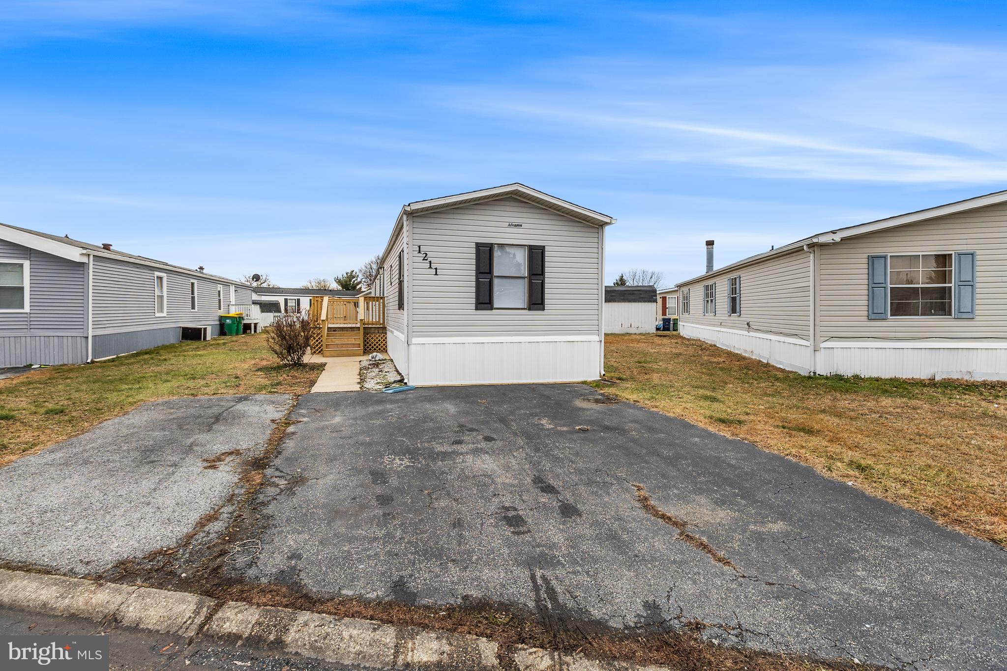 1211 DONNA MARIE WAY