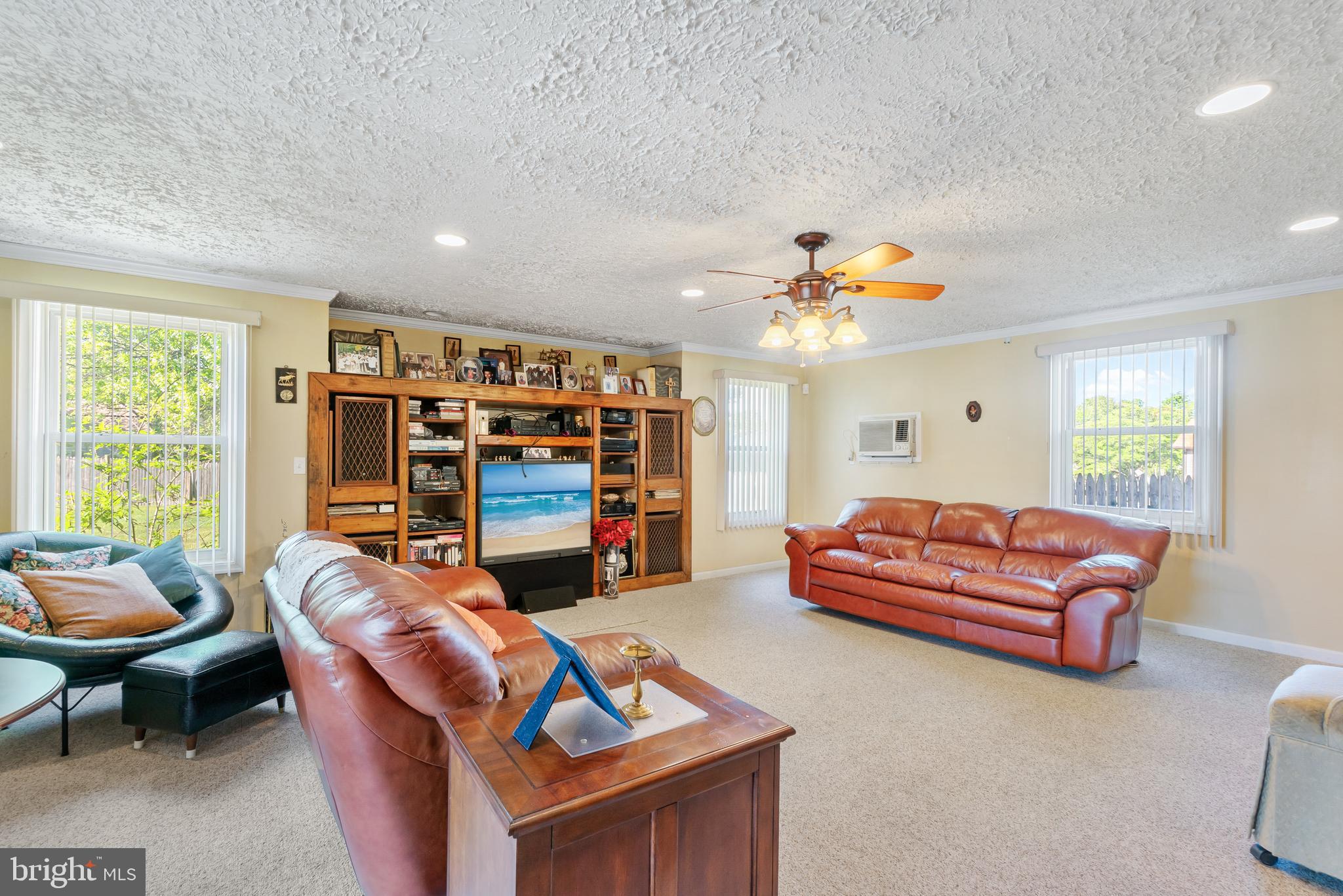 DEN LEE ACRES - Residential