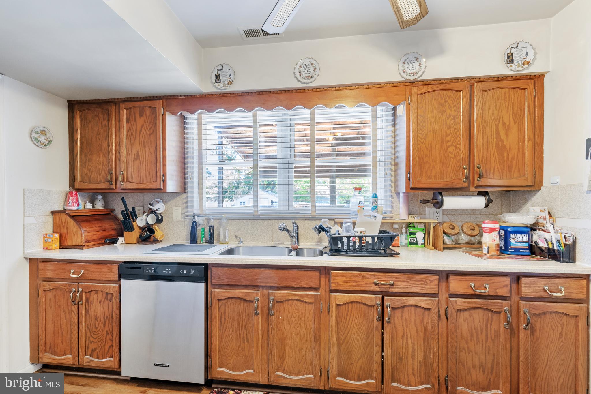 DEN LEE ACRES - Residential