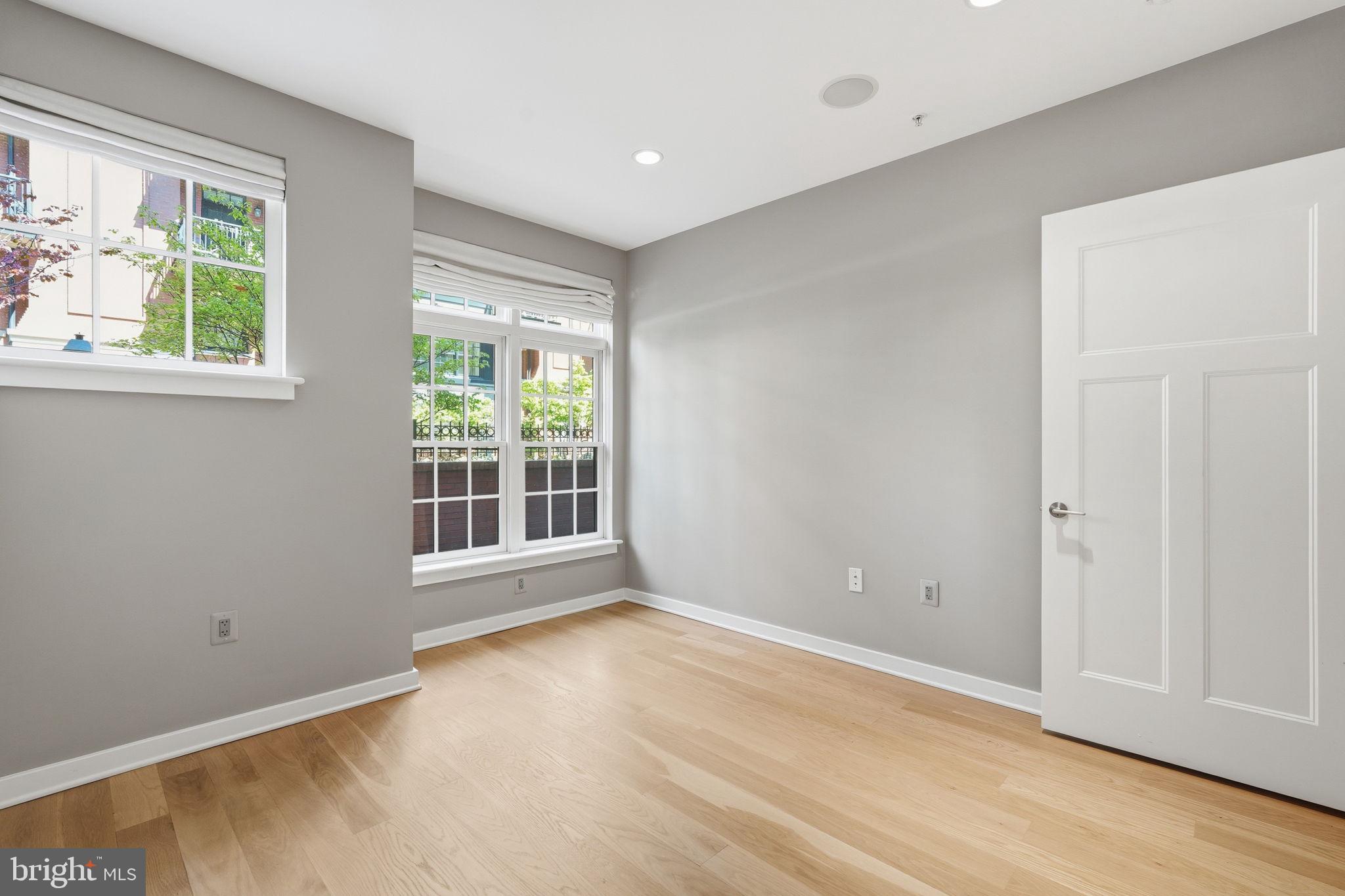 GASLIGHT SQUARE - Residential