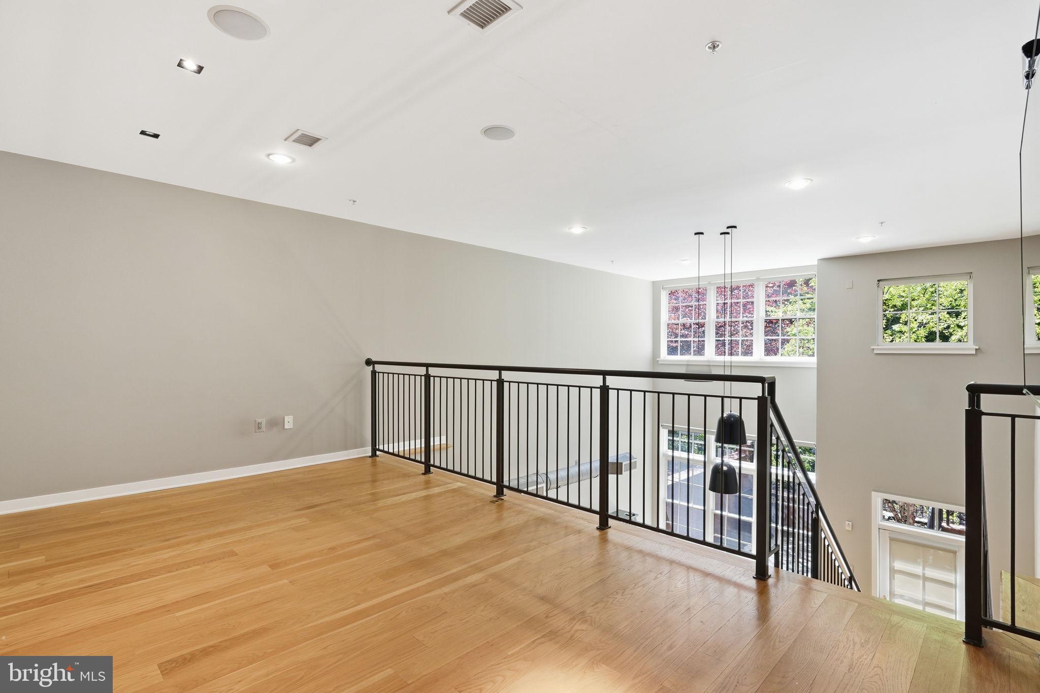 GASLIGHT SQUARE - Residential