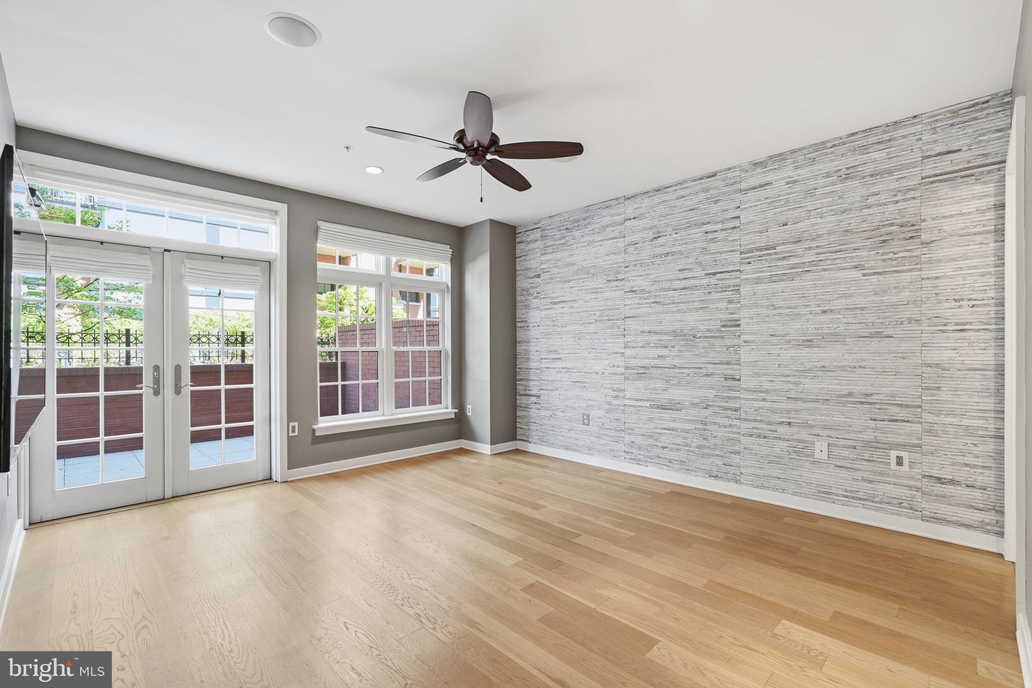 GASLIGHT SQUARE - Residential