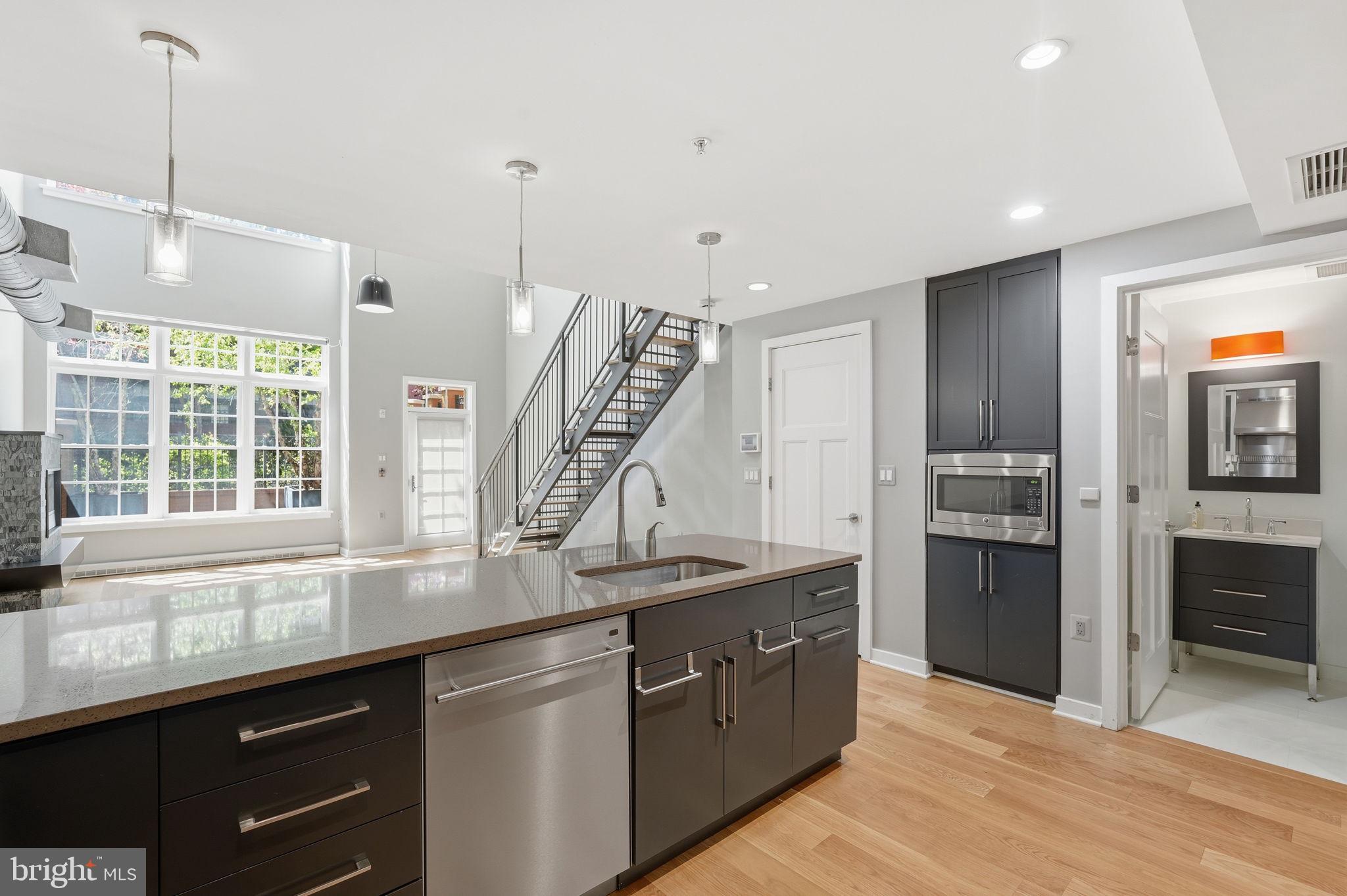 GASLIGHT SQUARE - Residential