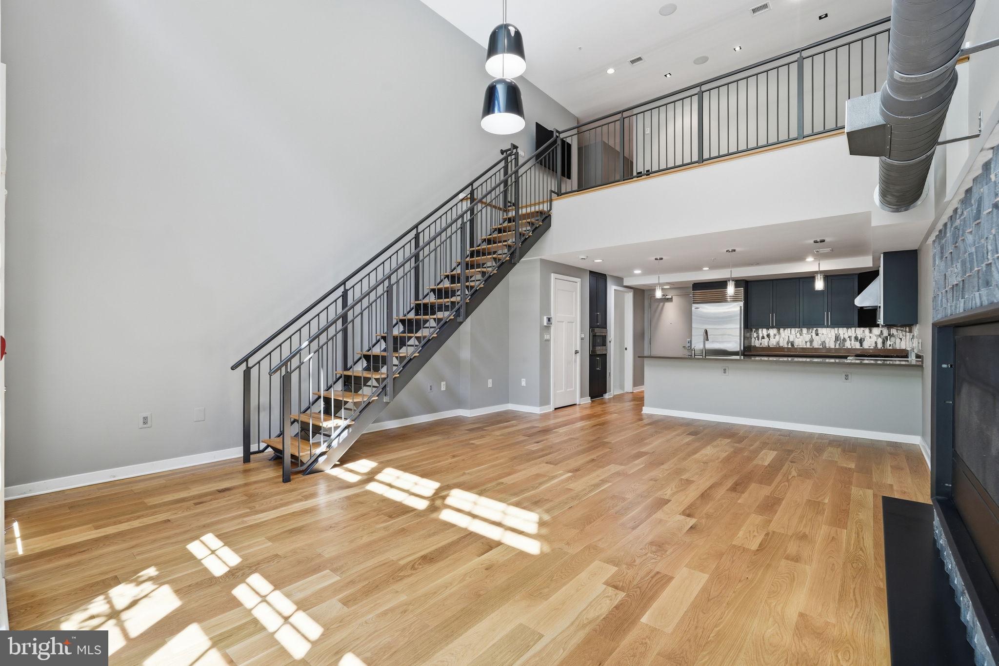 GASLIGHT SQUARE - Residential
