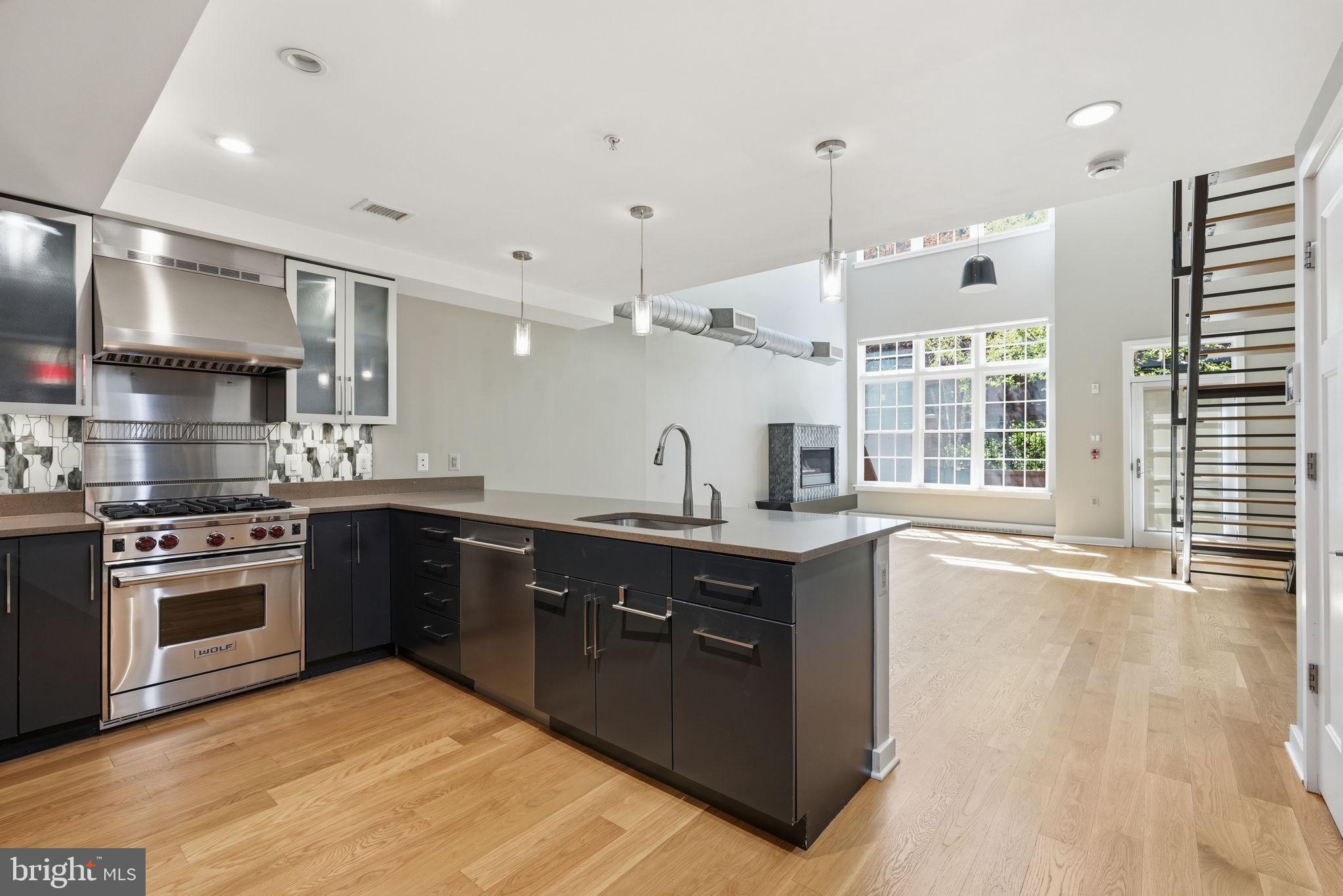 GASLIGHT SQUARE - Residential