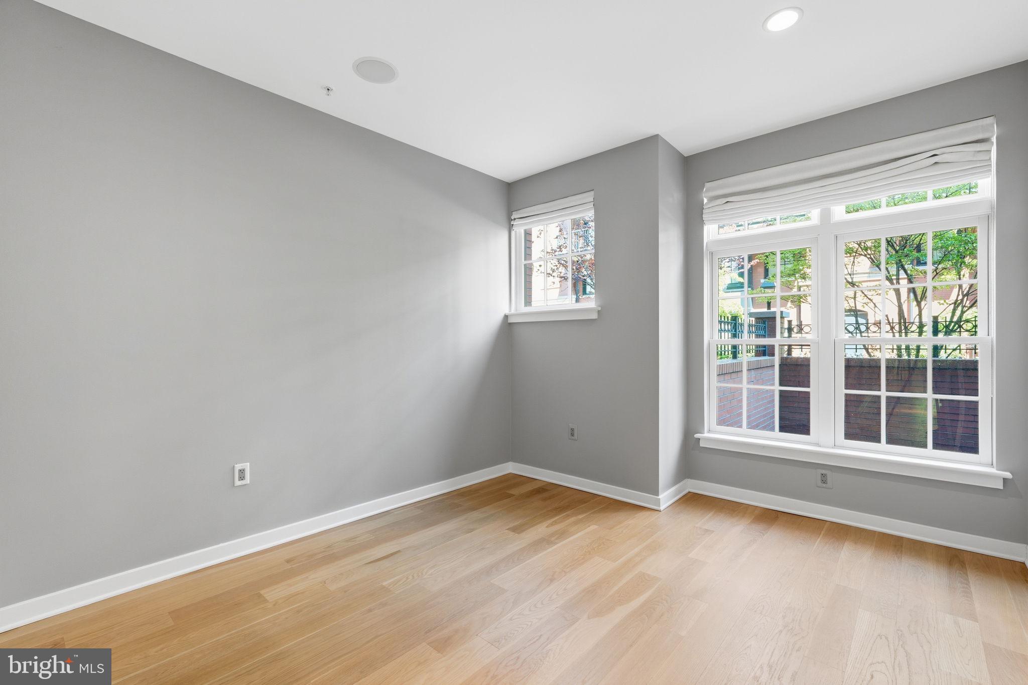 GASLIGHT SQUARE - Residential