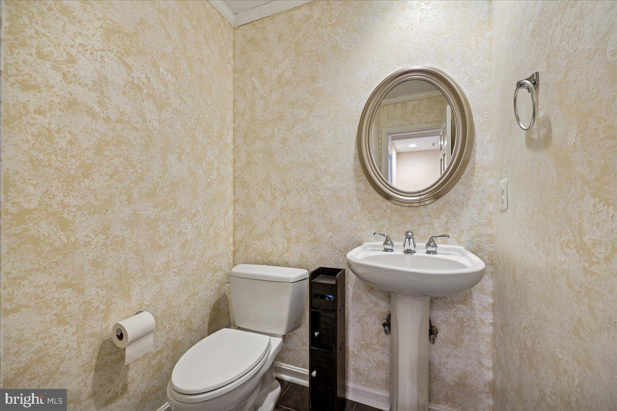 FAIRWAY ISLAND - Residential