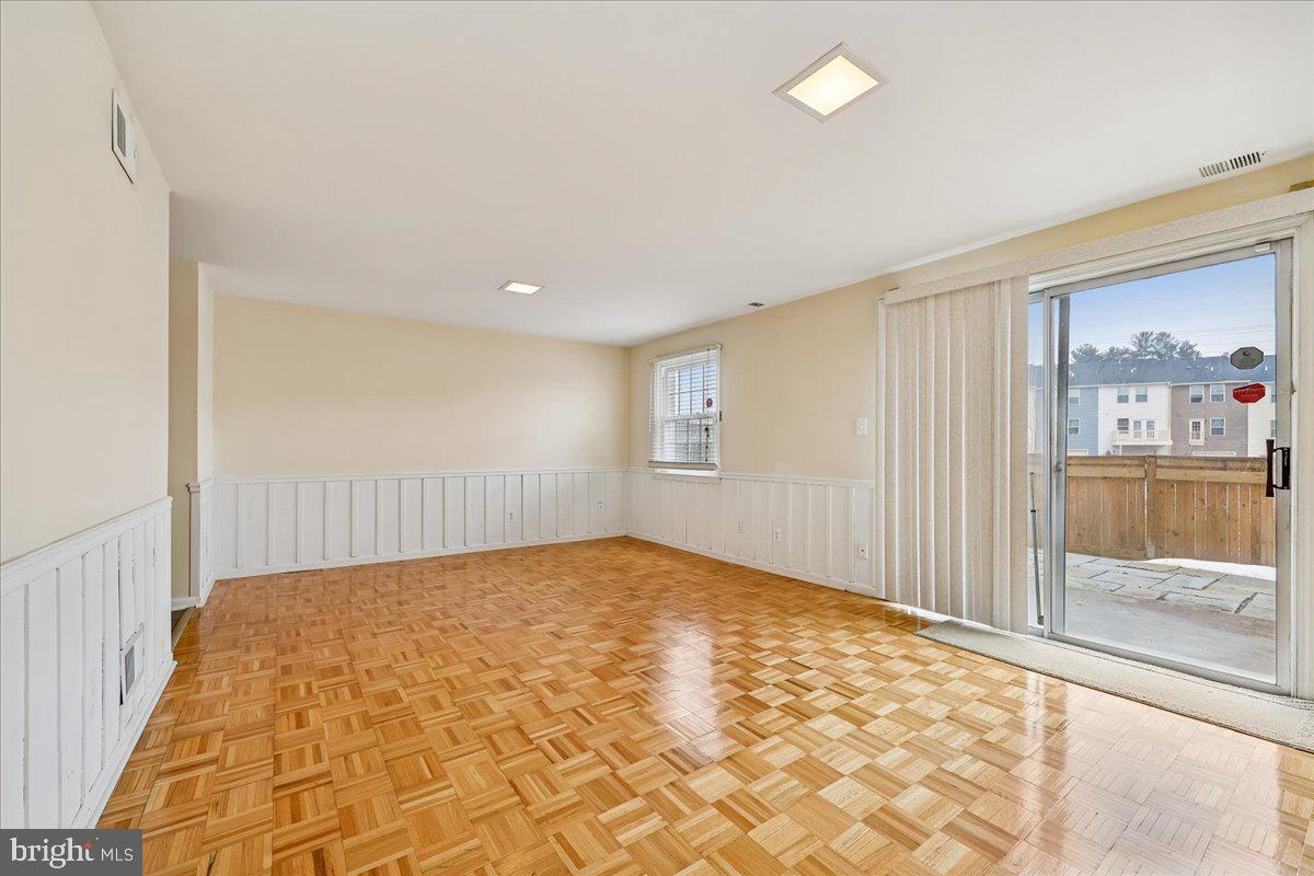 FAIRWAY ISLAND - Residential