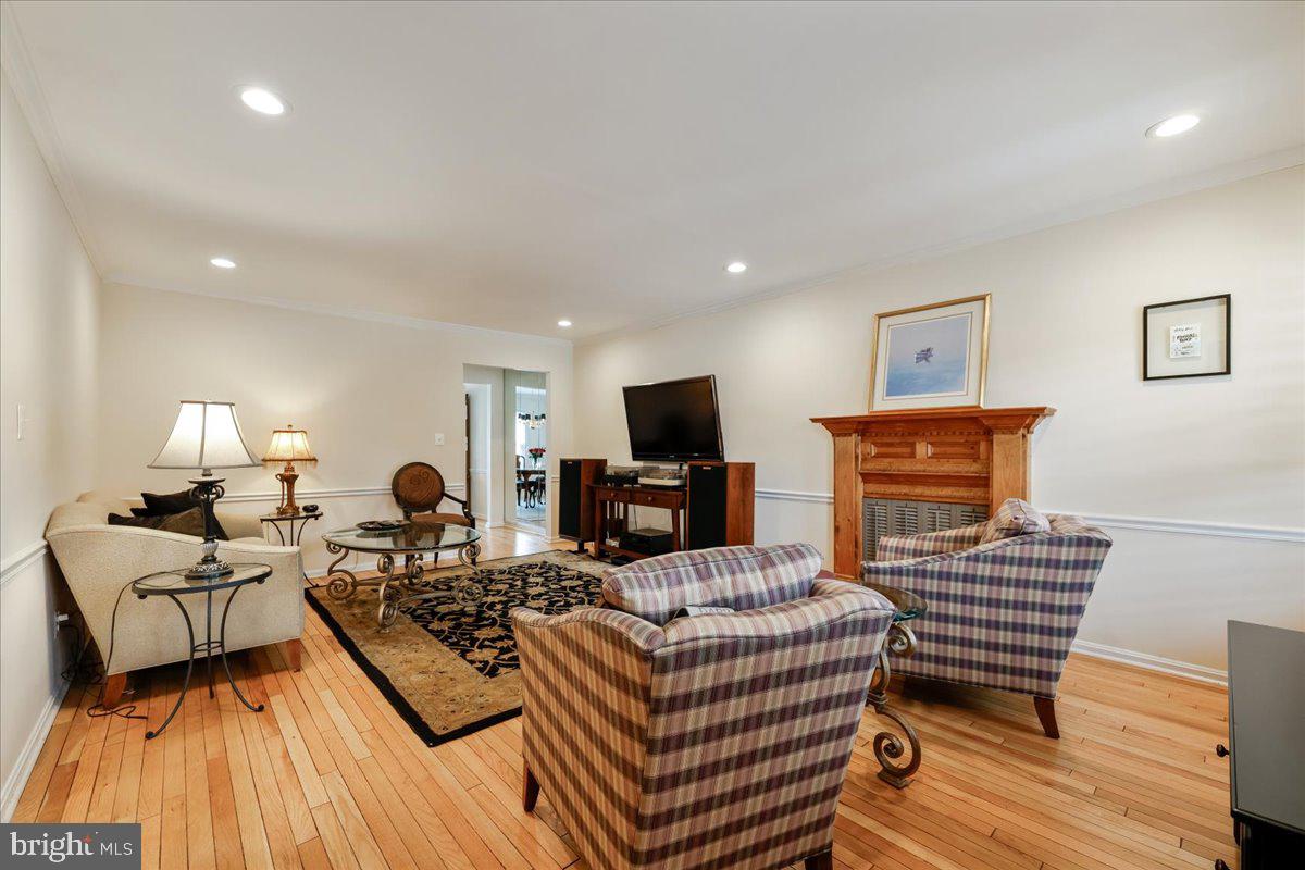 FAIRWAY ISLAND - Residential