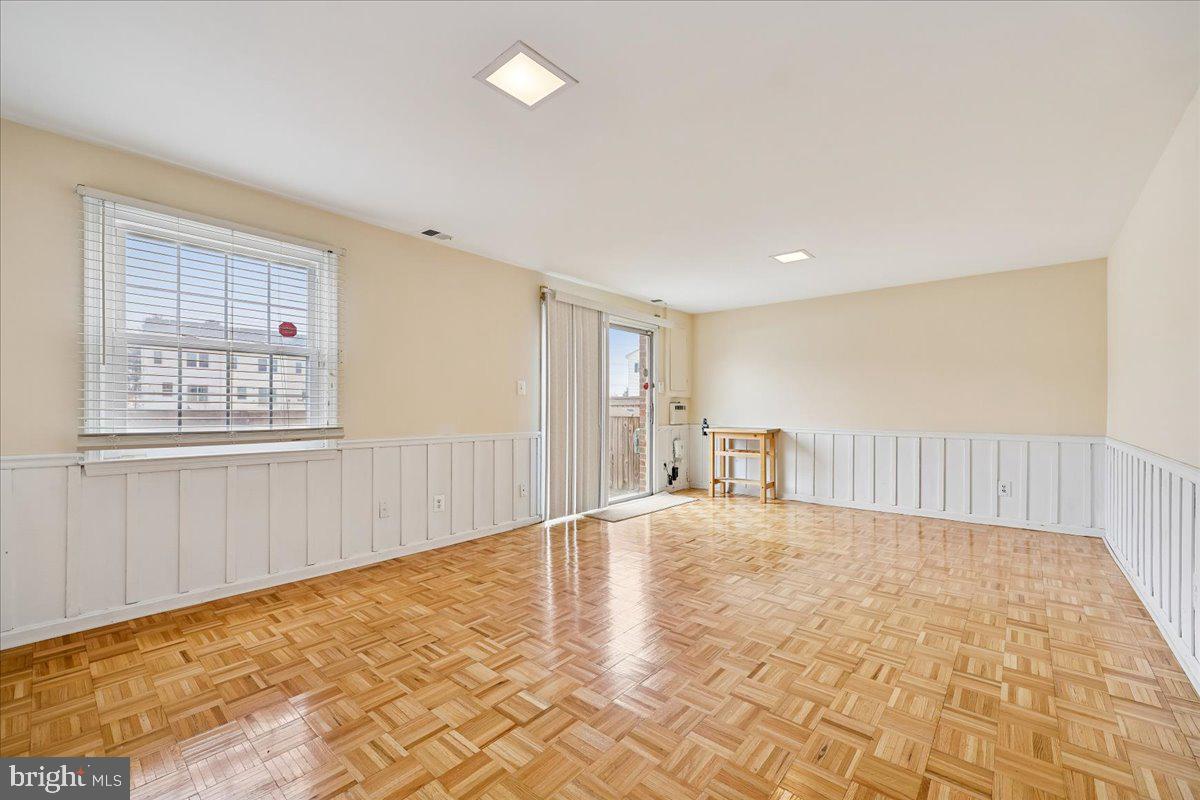 FAIRWAY ISLAND - Residential