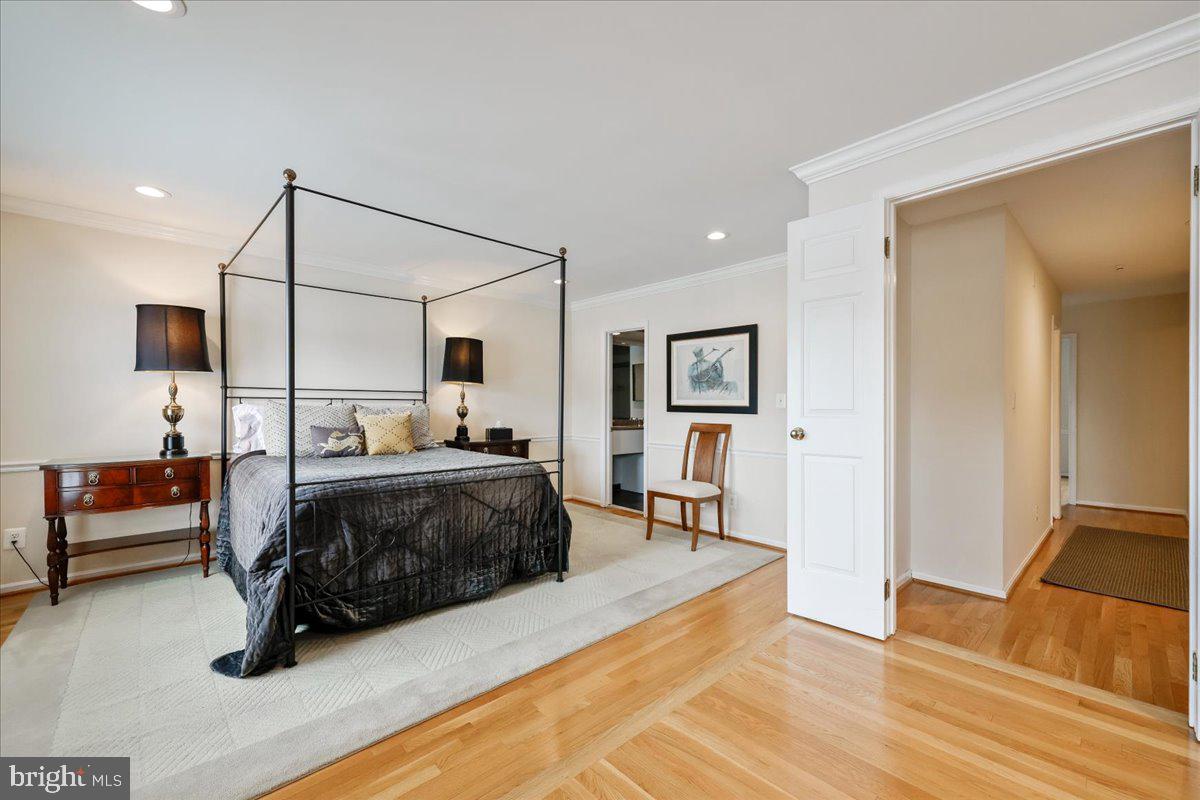 FAIRWAY ISLAND - Residential