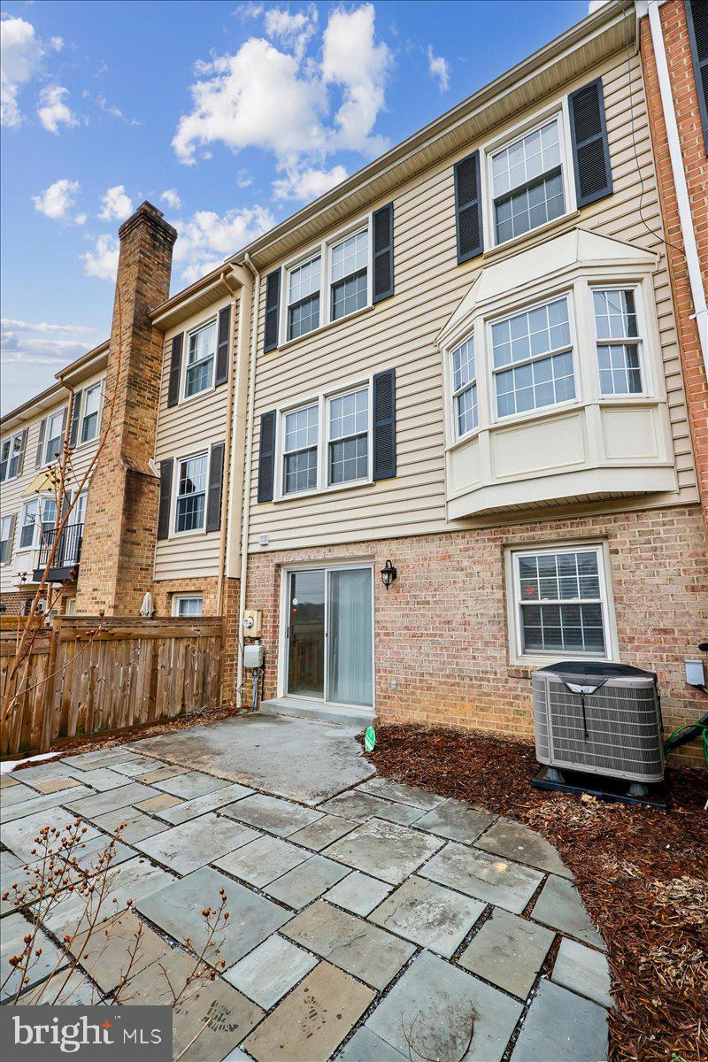 FAIRWAY ISLAND - Residential