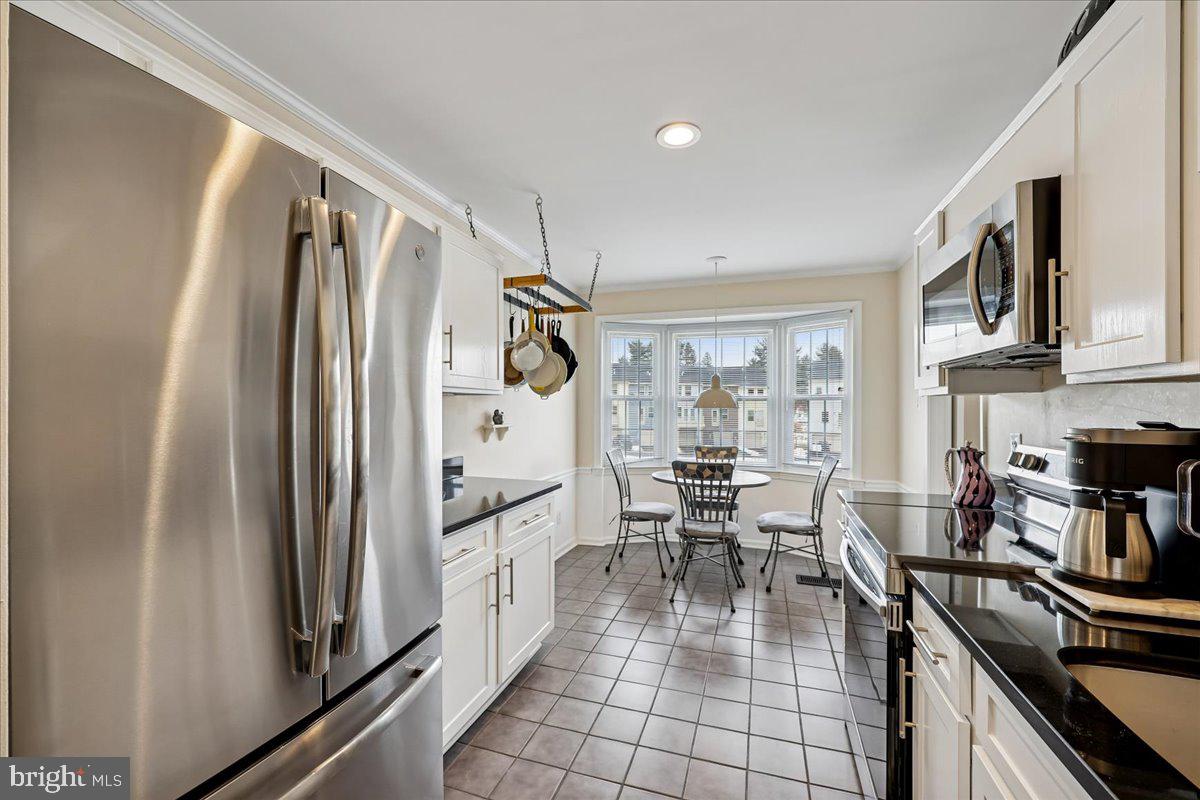 FAIRWAY ISLAND - Residential