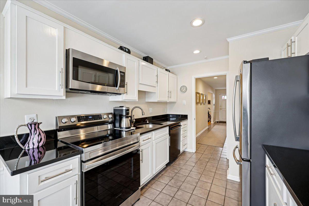 FAIRWAY ISLAND - Residential