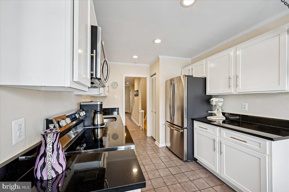 FAIRWAY ISLAND - Residential