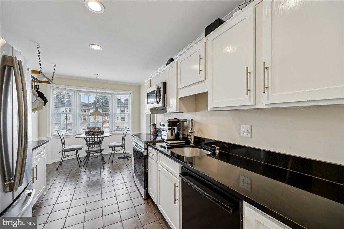 FAIRWAY ISLAND - Residential