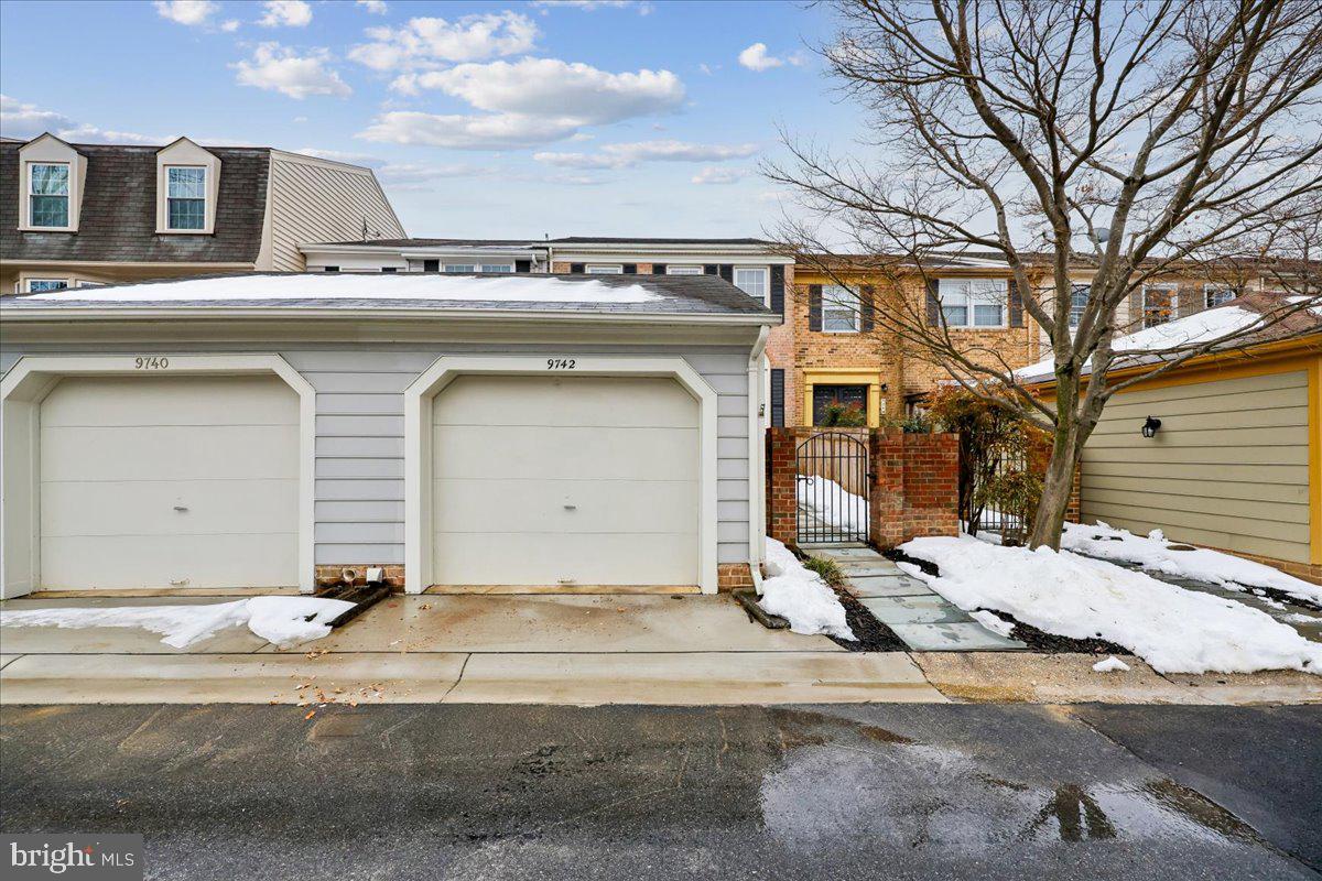 FAIRWAY ISLAND - Residential