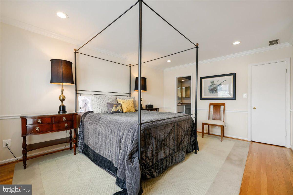 FAIRWAY ISLAND - Residential