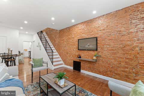 Townhouse For Sale - 531 Hoffman Street<br/> PHILADELPHIA, PA 19148