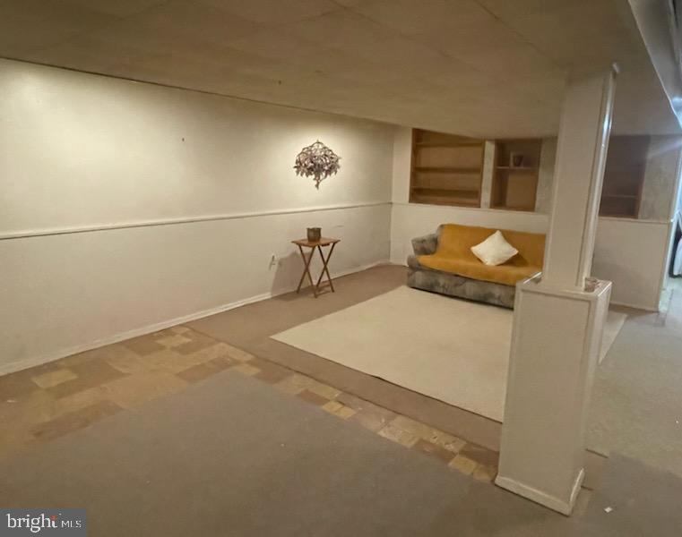 NEW CARROLLTON - Residential