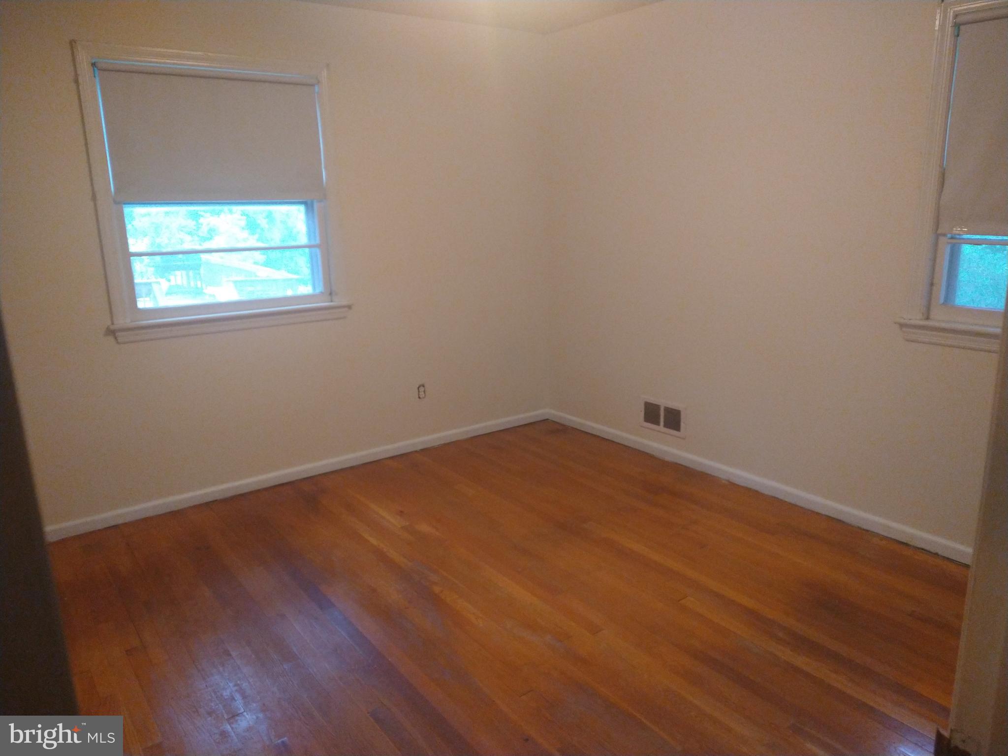 NEW CARROLLTON - Residential