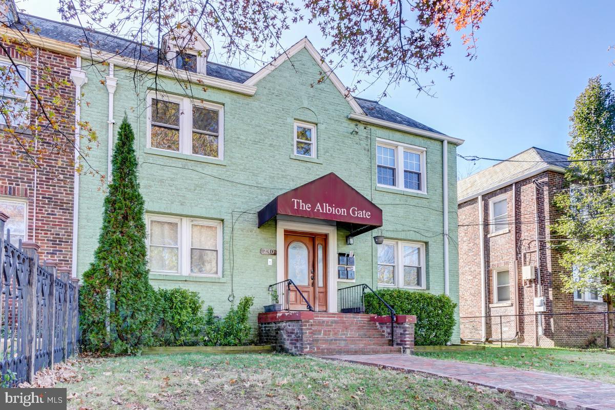 240 HAMILTON STREET NW 4