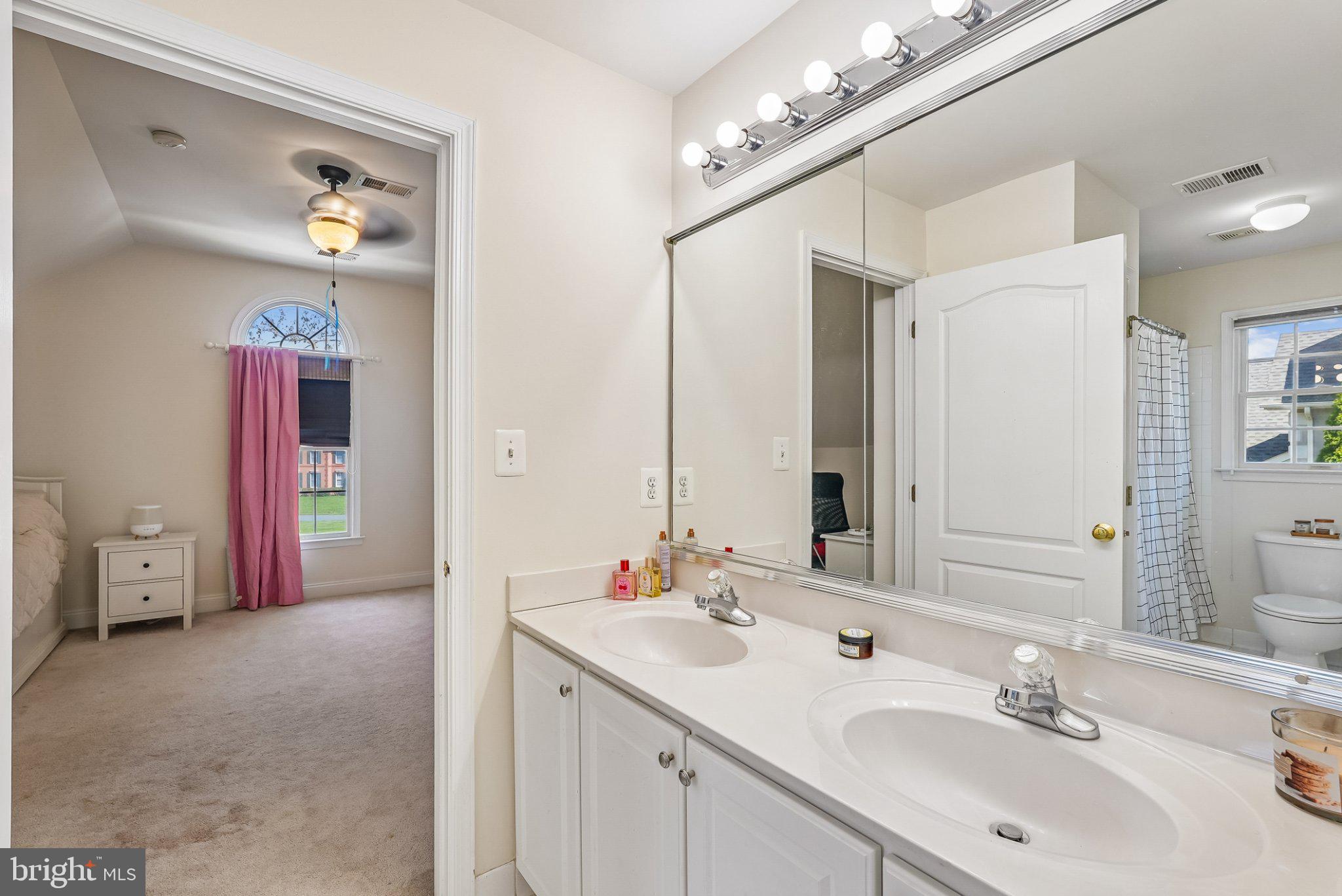 SOUTH RIDING - Residential