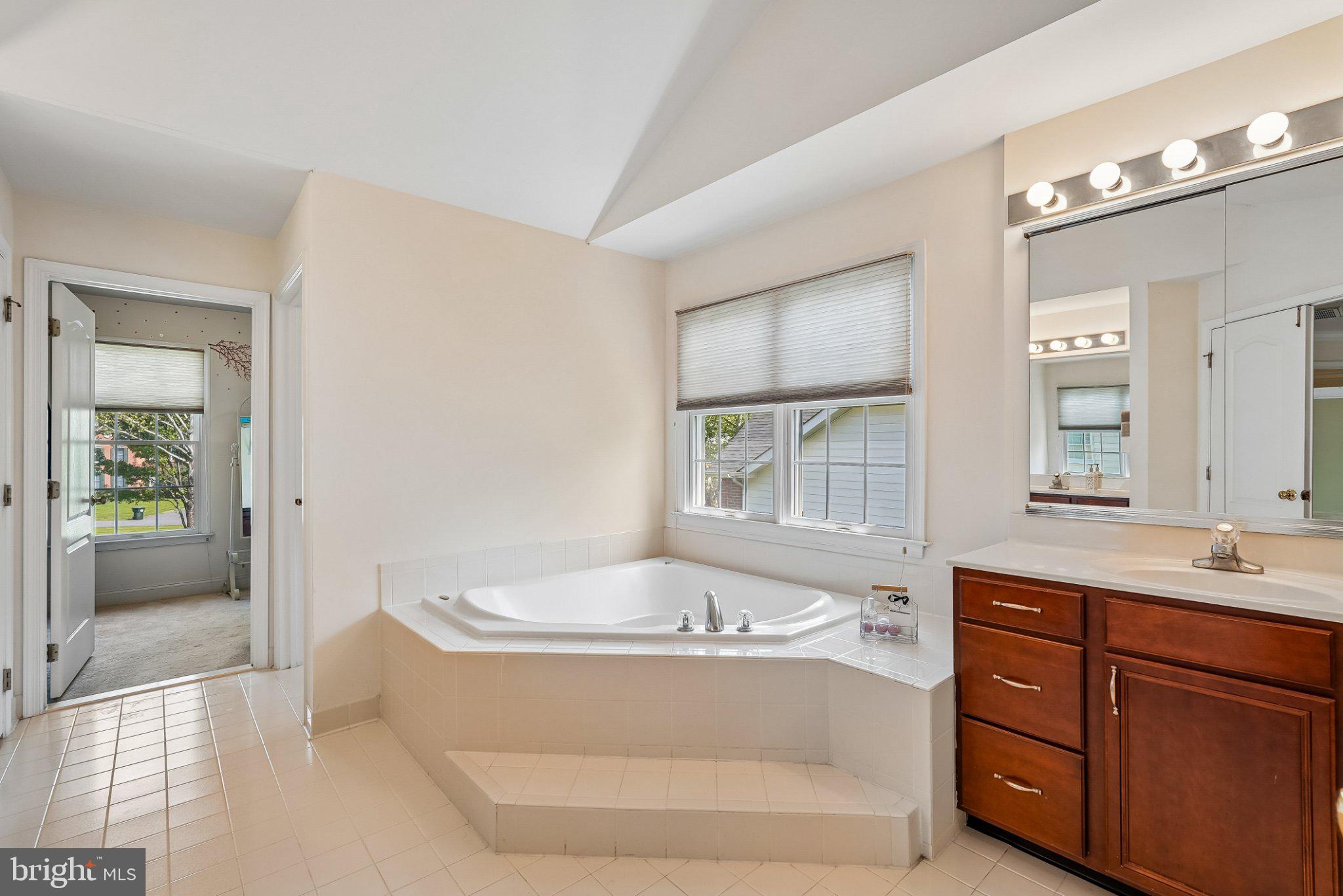 SOUTH RIDING - Residential