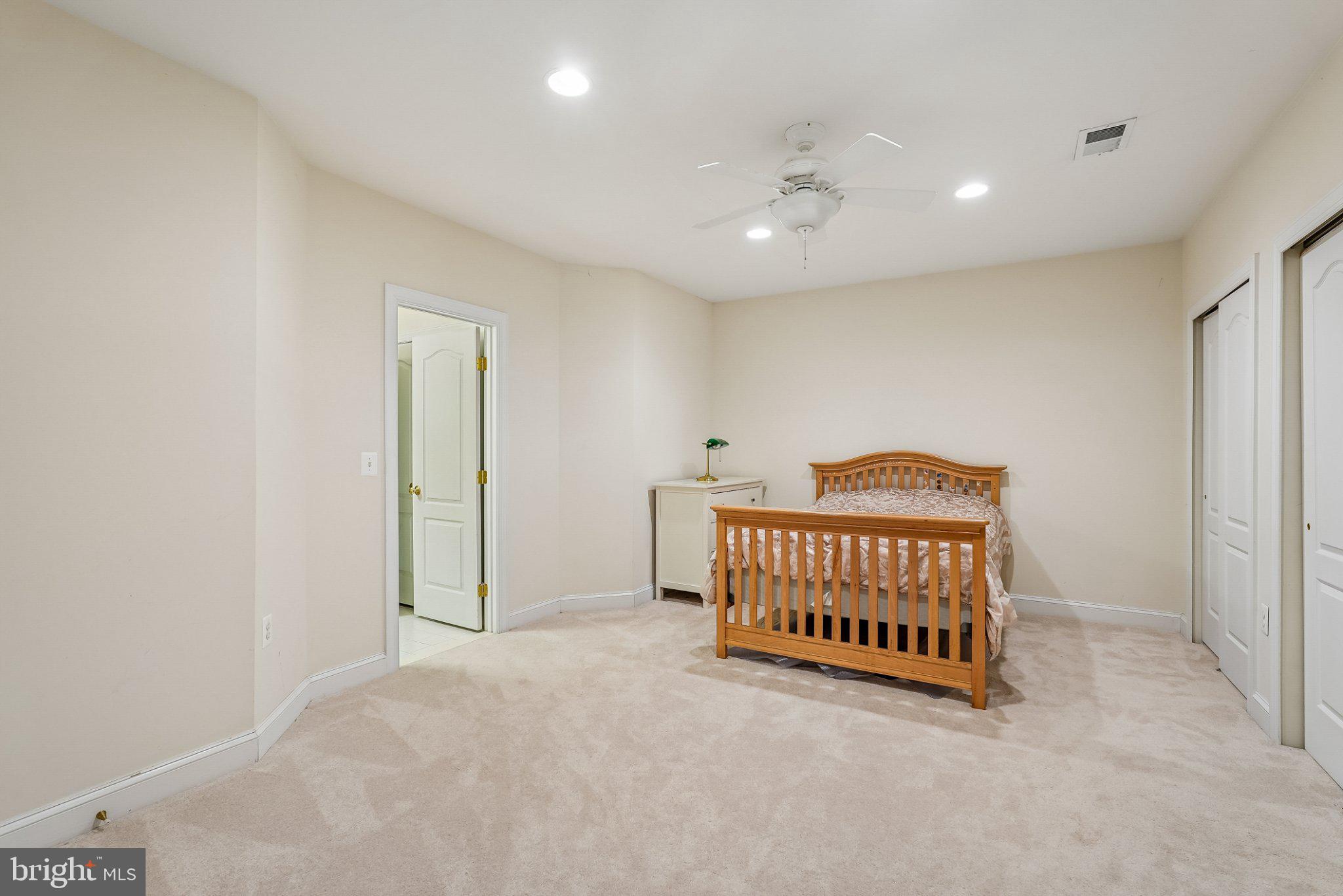 SOUTH RIDING - Residential