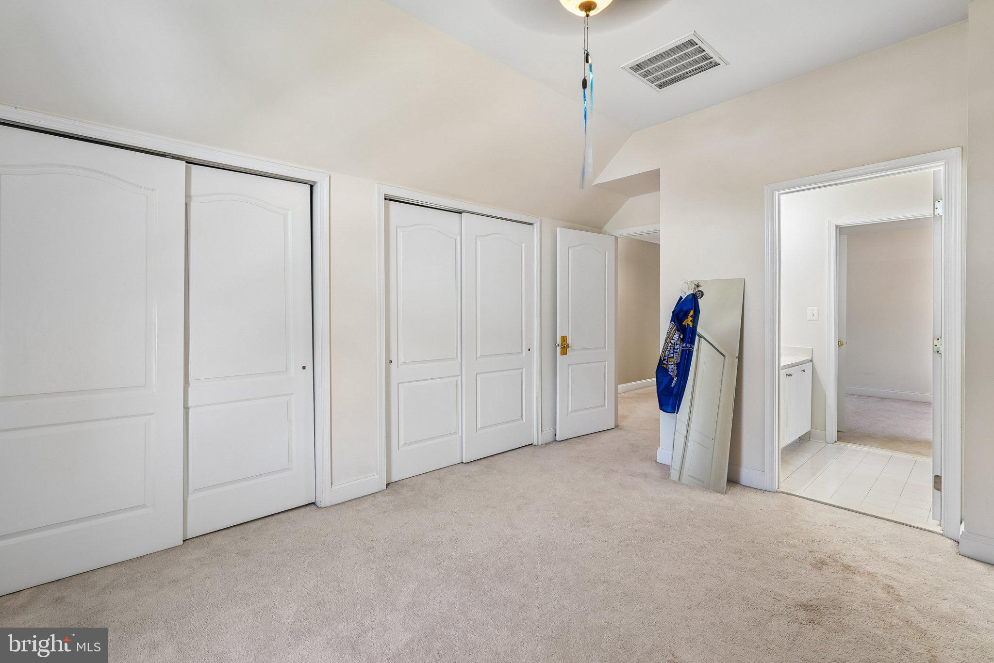 SOUTH RIDING - Residential