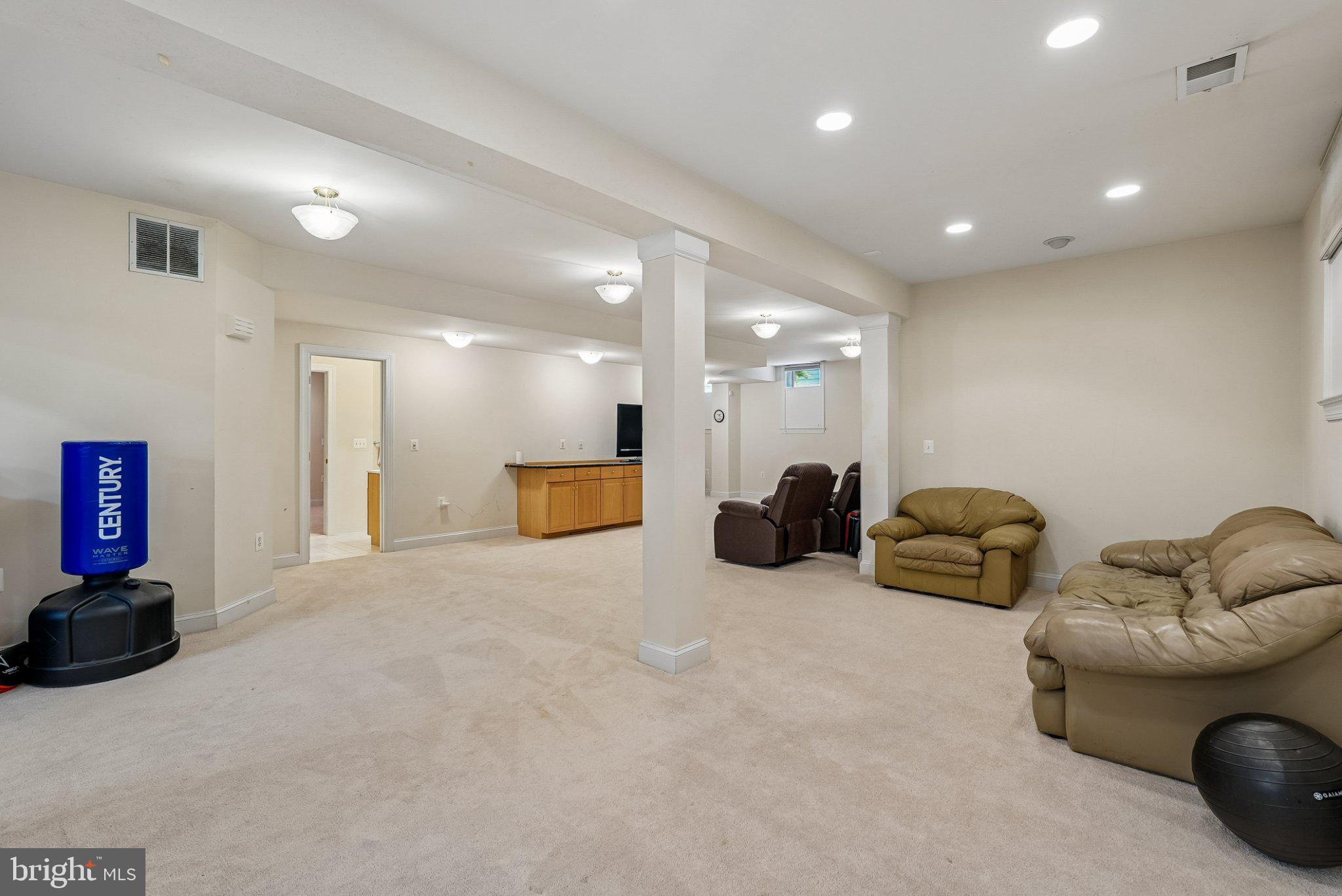 SOUTH RIDING - Residential