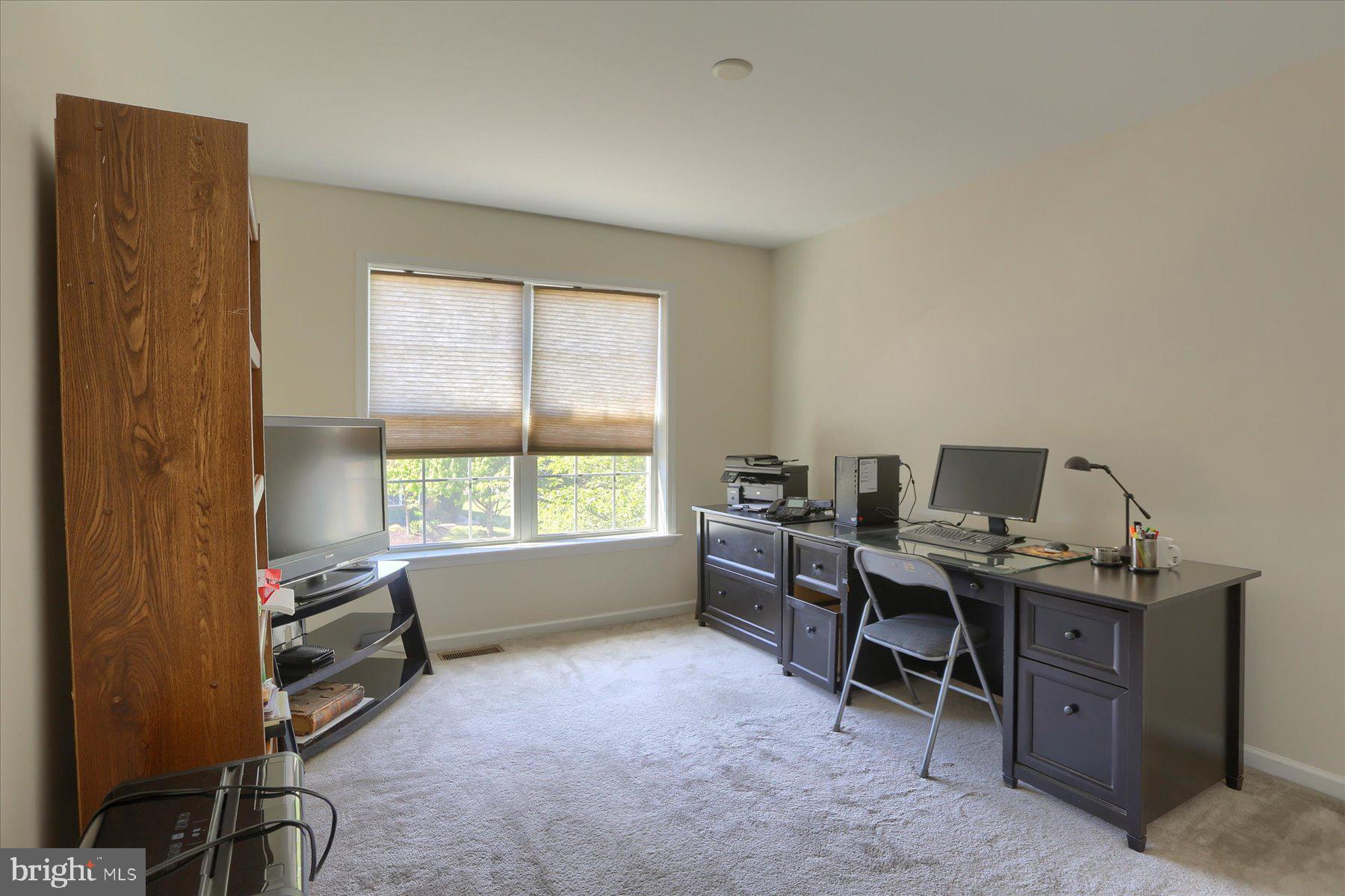 ARMITAGE SQUARE - Residential