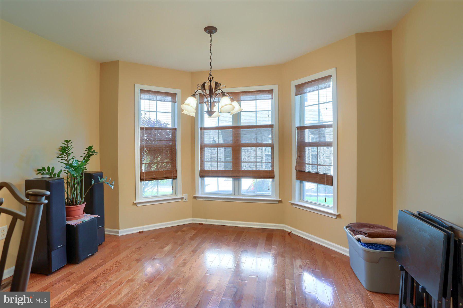 ARMITAGE SQUARE - Residential