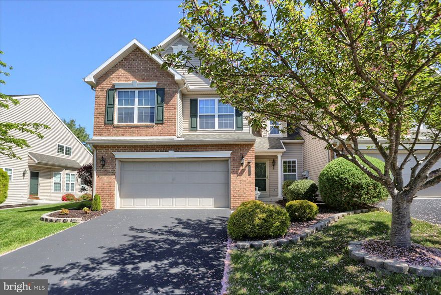 Attractive move- in ready end unit townhouse located in a desirable Armitage Square Subdivision. This well-maintained home offers 3 bedrooms, 2.5 baths and a thoughtfully designed layout with numerous upgrades.
   The open great room features a gas fireplace, skylights creating a bright and inviting space. The eat in kitchen is equipped with granite countertops, upgraded stainless steel appliances an amply cabinetry. The formal dining room adds flexibility for entertaining. 
 This home has recent upgrades to include HVAC, front entry door& new storm door, new hot water heated, new carpet. and fresh paint and sump pump. Step outside to the deck with a  Sunsetter awning, perfect for relaxing in the evenings. Additional features include a full unfinished basement , 2 car garage and convenient access to shopping hospitals and major routes. A rare opportunity to own an upgraded end unit in a small desirable subdivision.
