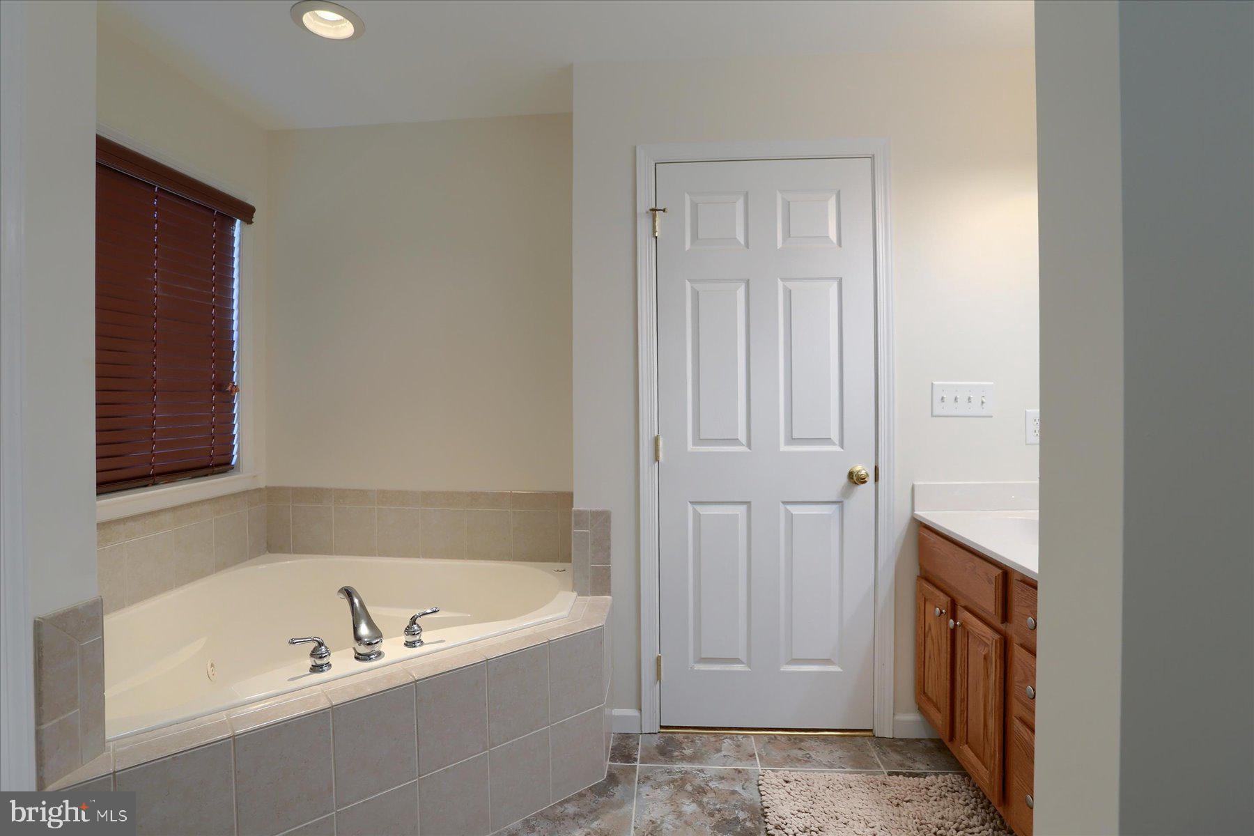 ARMITAGE SQUARE - Residential