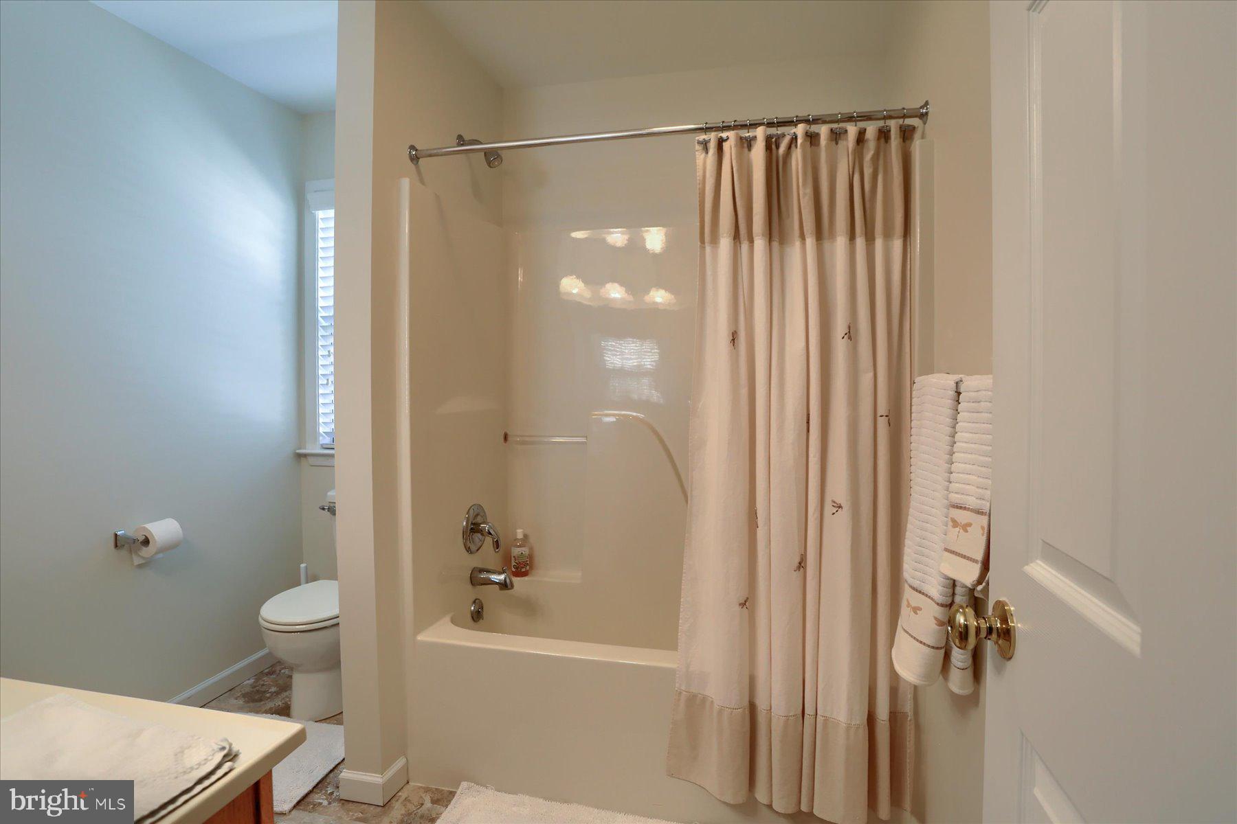 ARMITAGE SQUARE - Residential