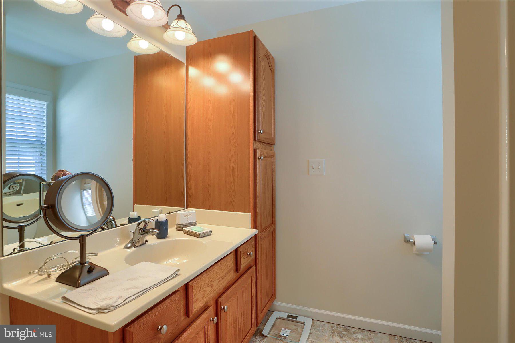 ARMITAGE SQUARE - Residential