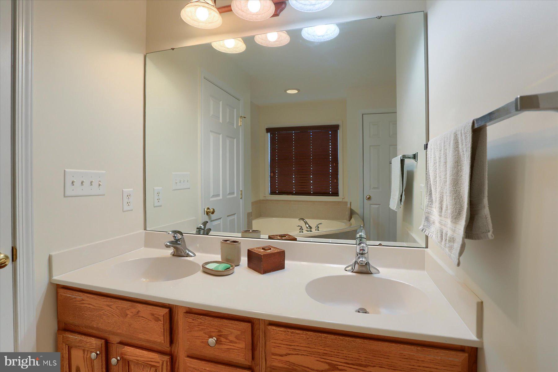 ARMITAGE SQUARE - Residential