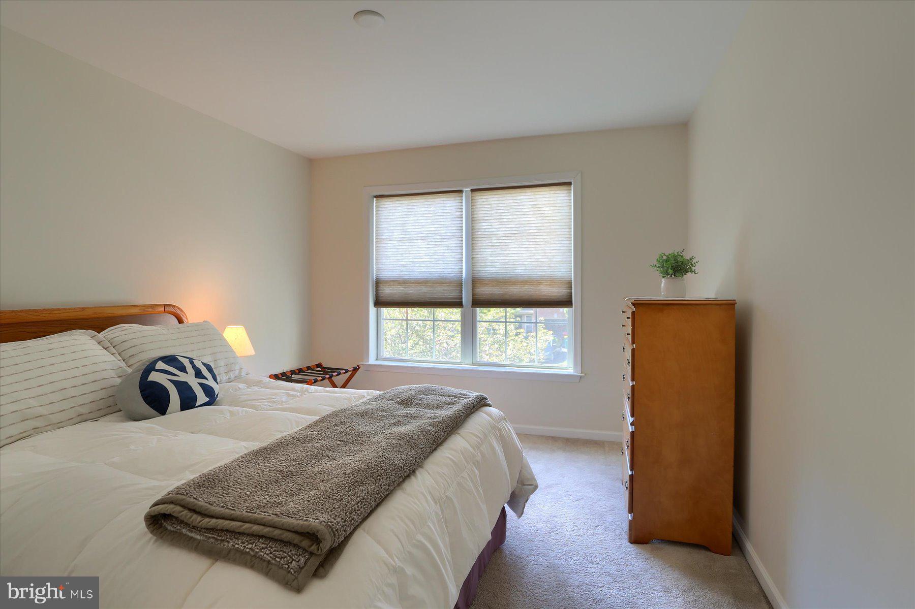 ARMITAGE SQUARE - Residential